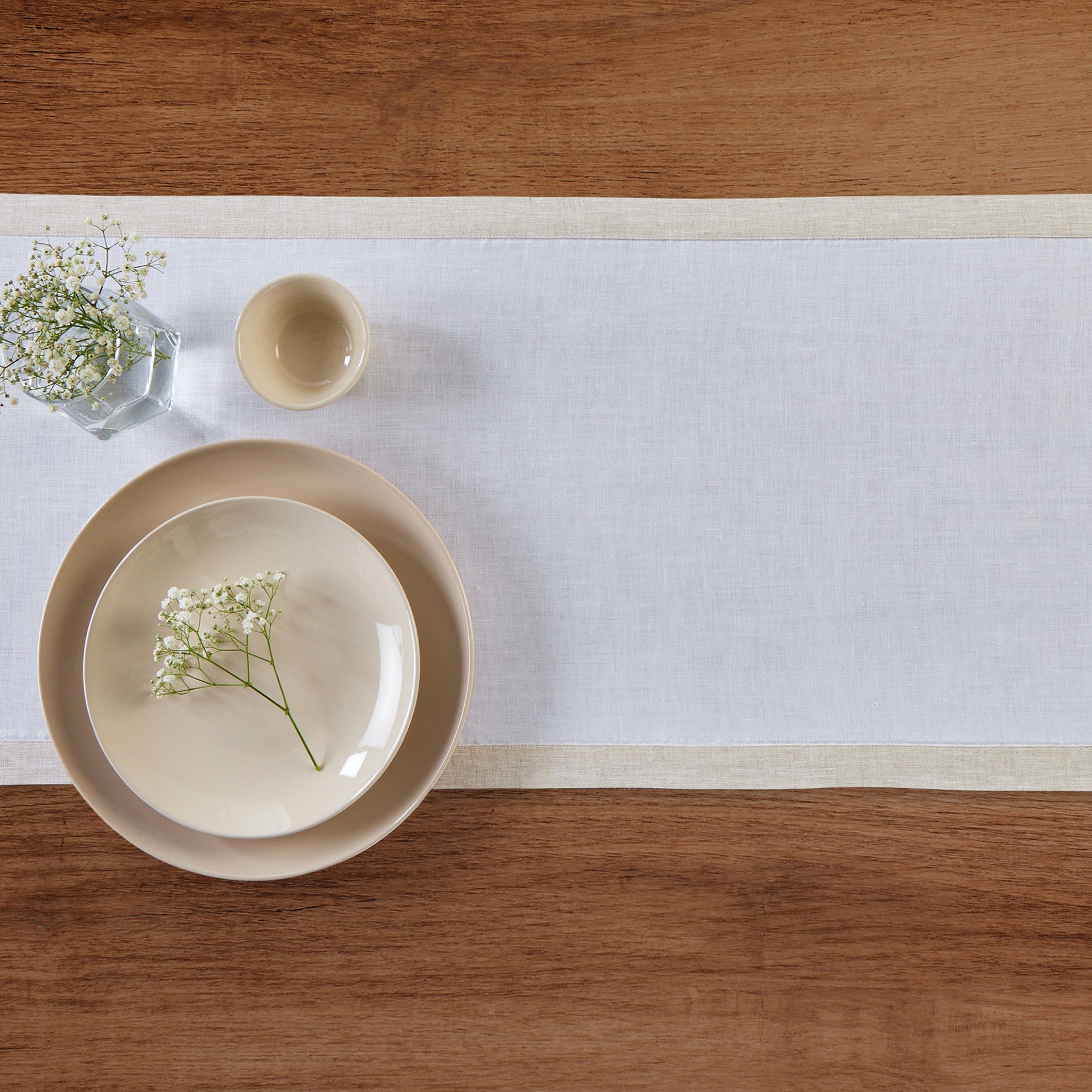 Elegant Classic Table Runner for Dining Room Decor - Perfect for Weddings, Holidays & Home Decor