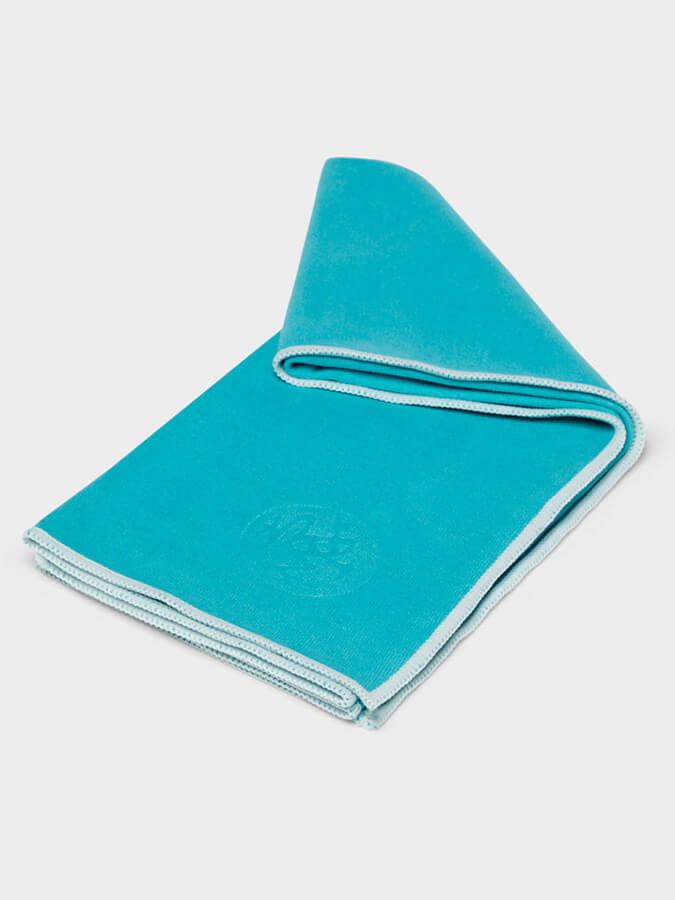 Manduka eQua Yoga Hand Towel - Premium Microfiber for Hot Yoga, Pilates & Gym - Quick-Dry & Non-Slip Grip - Ideal for Sweat Absorption & Workout Essentials