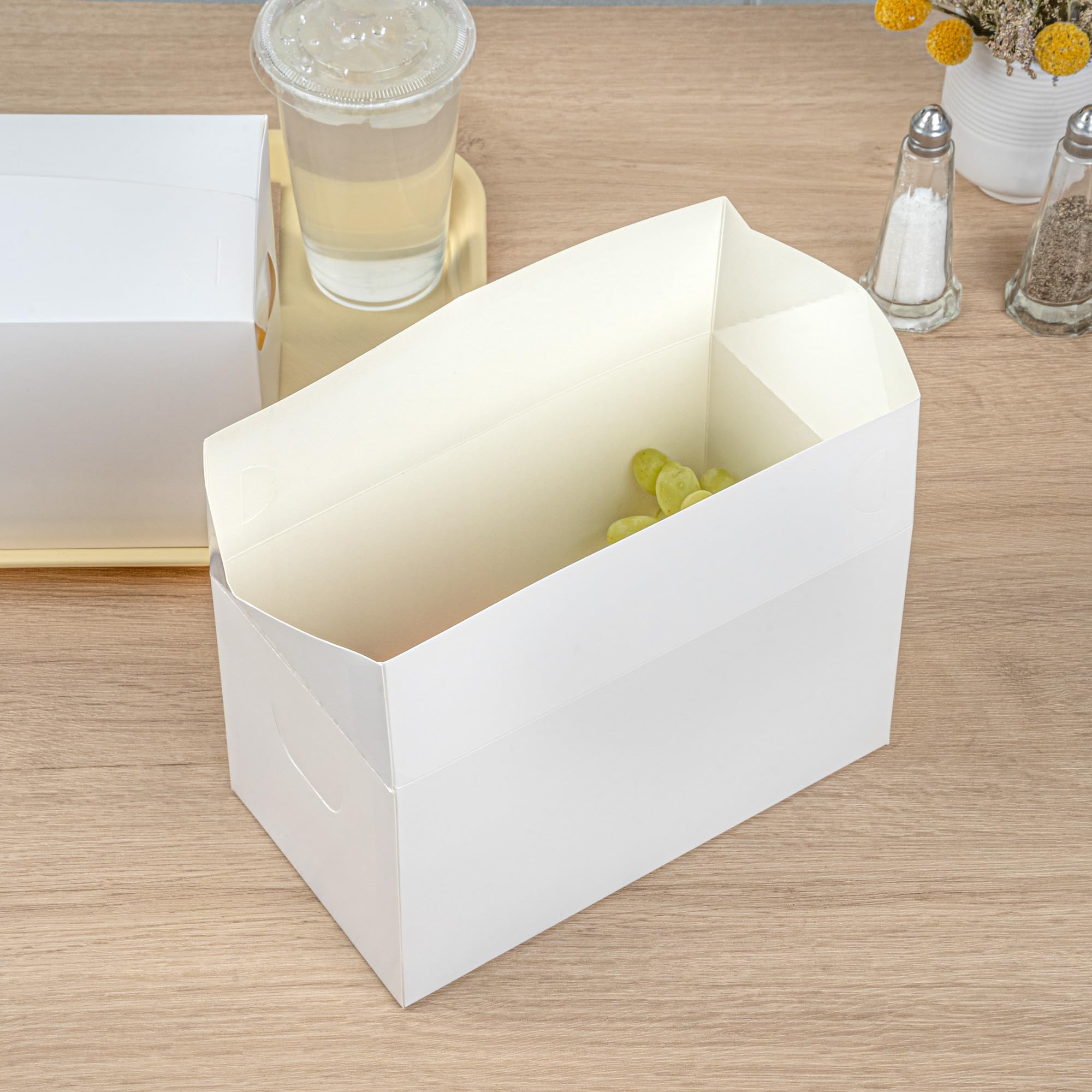 Restaurantware Bio Tek 80oz Eco-Friendly Takeout Containers - 400 Pack Rectangle Disposable Food Boxes with Secure Fast Closure | Leakproof & Greaseproof | Perfect for Burgers, Fried Chicken, Catering & Food Delivery Services