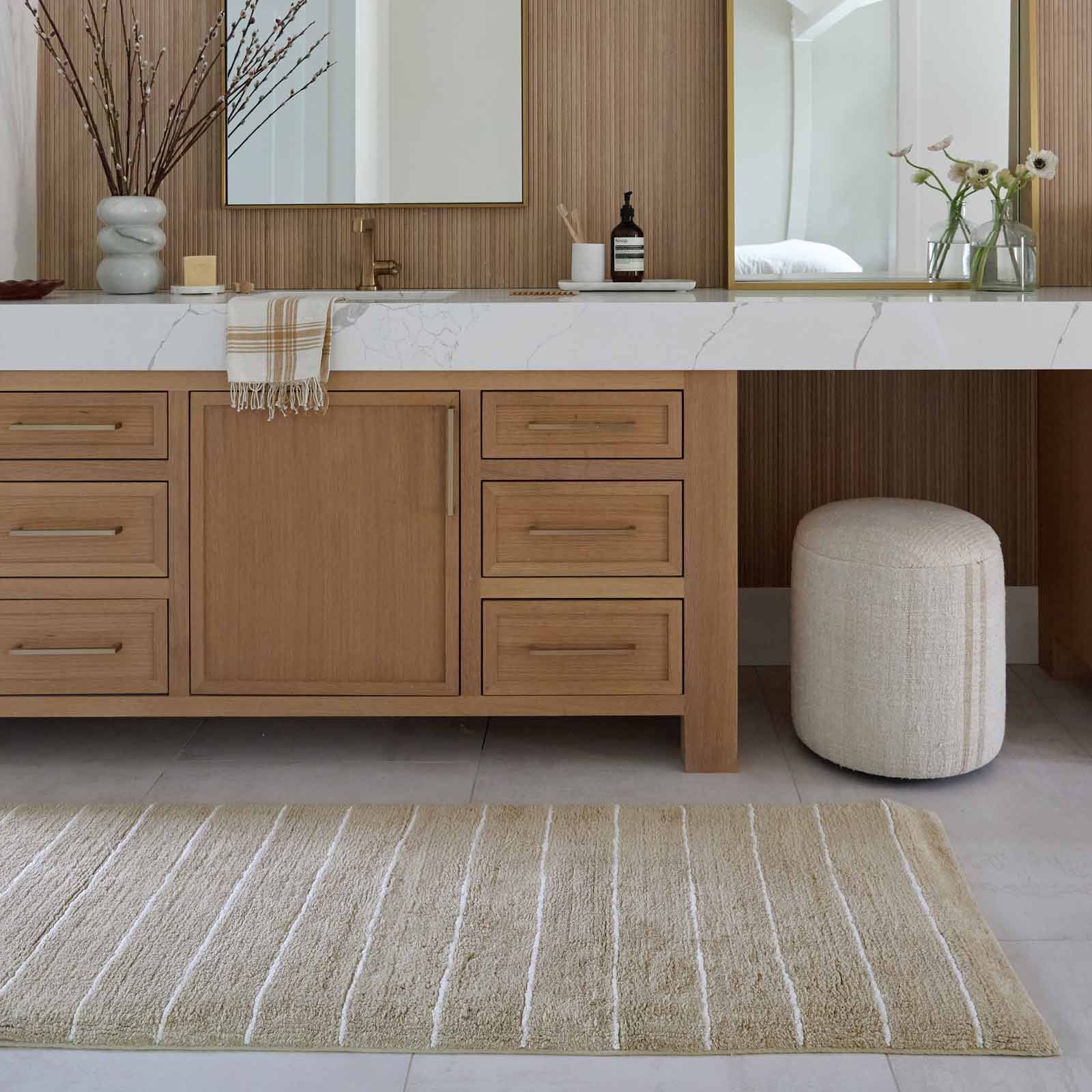 Premium Soft Absorbent Bath Mat - Non-Slip Memory Foam Bathroom Rug for Safety & Comfort - Perfect for Bathroom, Shower & Spa Use