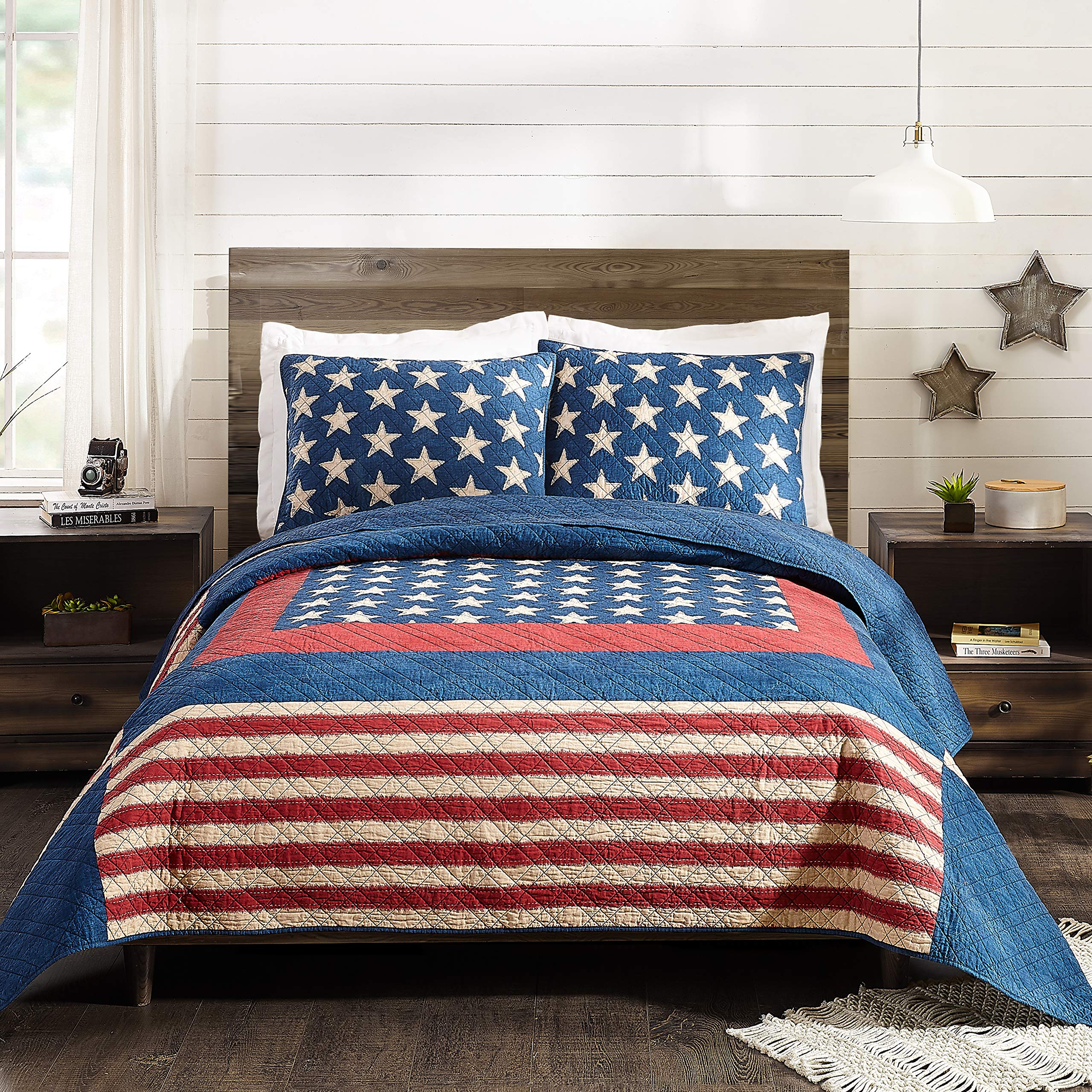 MODERN HEIRLOOM Americana Patchwork Quilt Set - 3-Piece Reversible All-Season Bedding with 2 Shams, Lightweight Coverlet for Full/Queen Size Beds (Red/Blue) - Perfect for Farmhouse Decor, Guest Rooms & Cozy Bedroom Makeovers