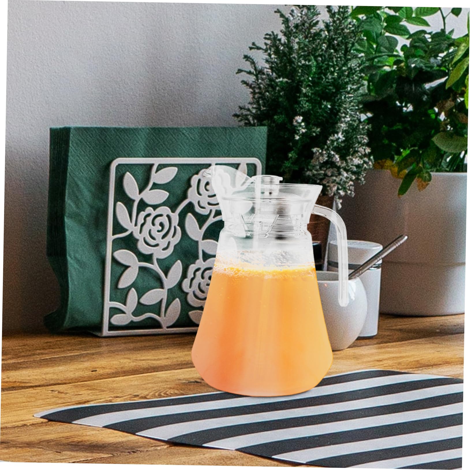 1.5L Borosilicate Glass Water Pitcher with Lid - Hot & Cold Beverage Carafe for Juice, Coffee, Lemonade, Iced Tea - Clear Plastic-Free Jug for Home, Office, and Outdoor Use