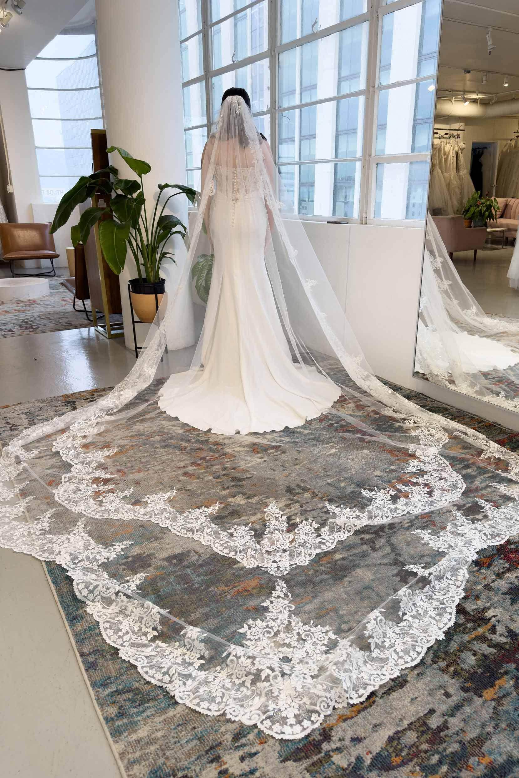 Elegant One-Tier Lace Edge Tulle Cathedral Wedding Veil with Floral Appliques - CV0333 | Perfect for Bridal Ceremonies, Formal Weddings & Vintage-Inspired Photos