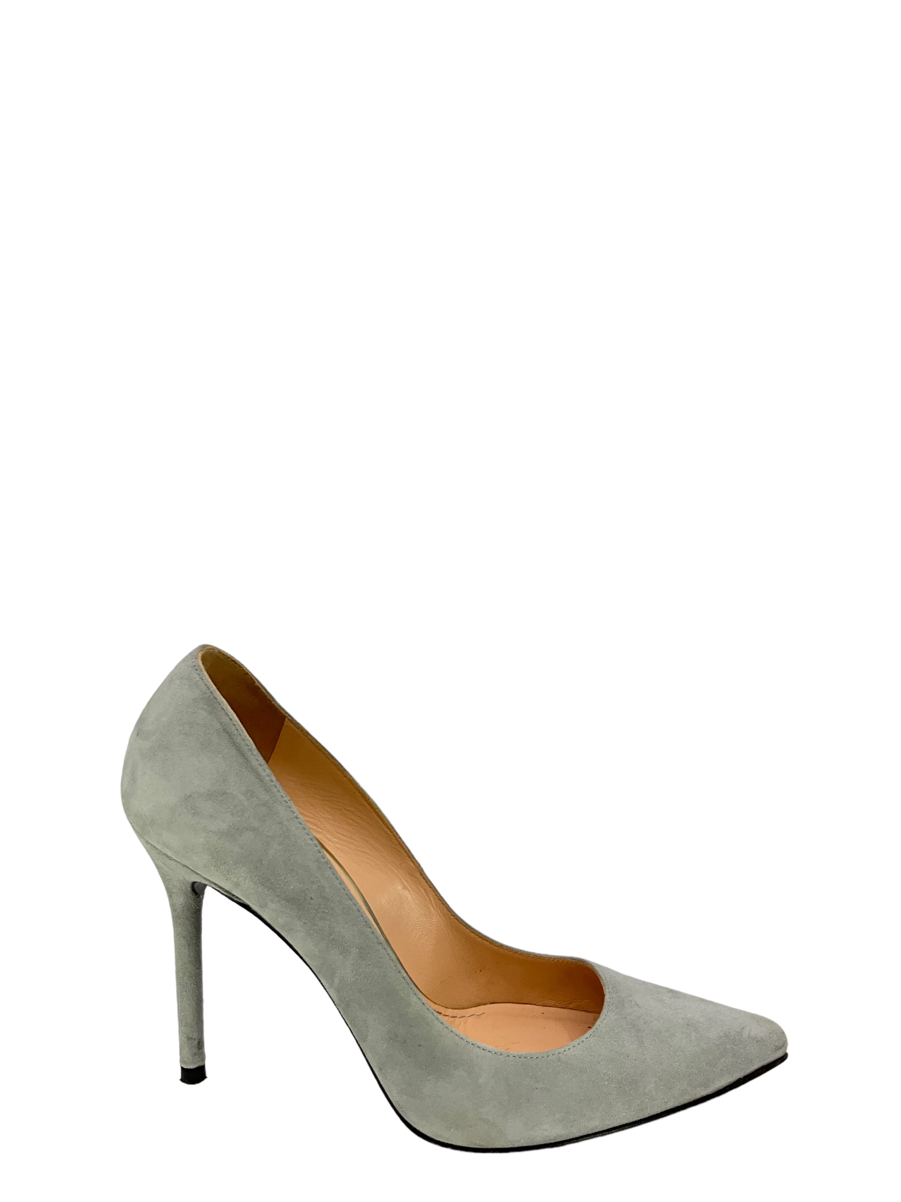 Stuart Weitzman Gray Suede High Heel Pumps Women's Size 7 - Perfect for Office, Parties & Special Occasions