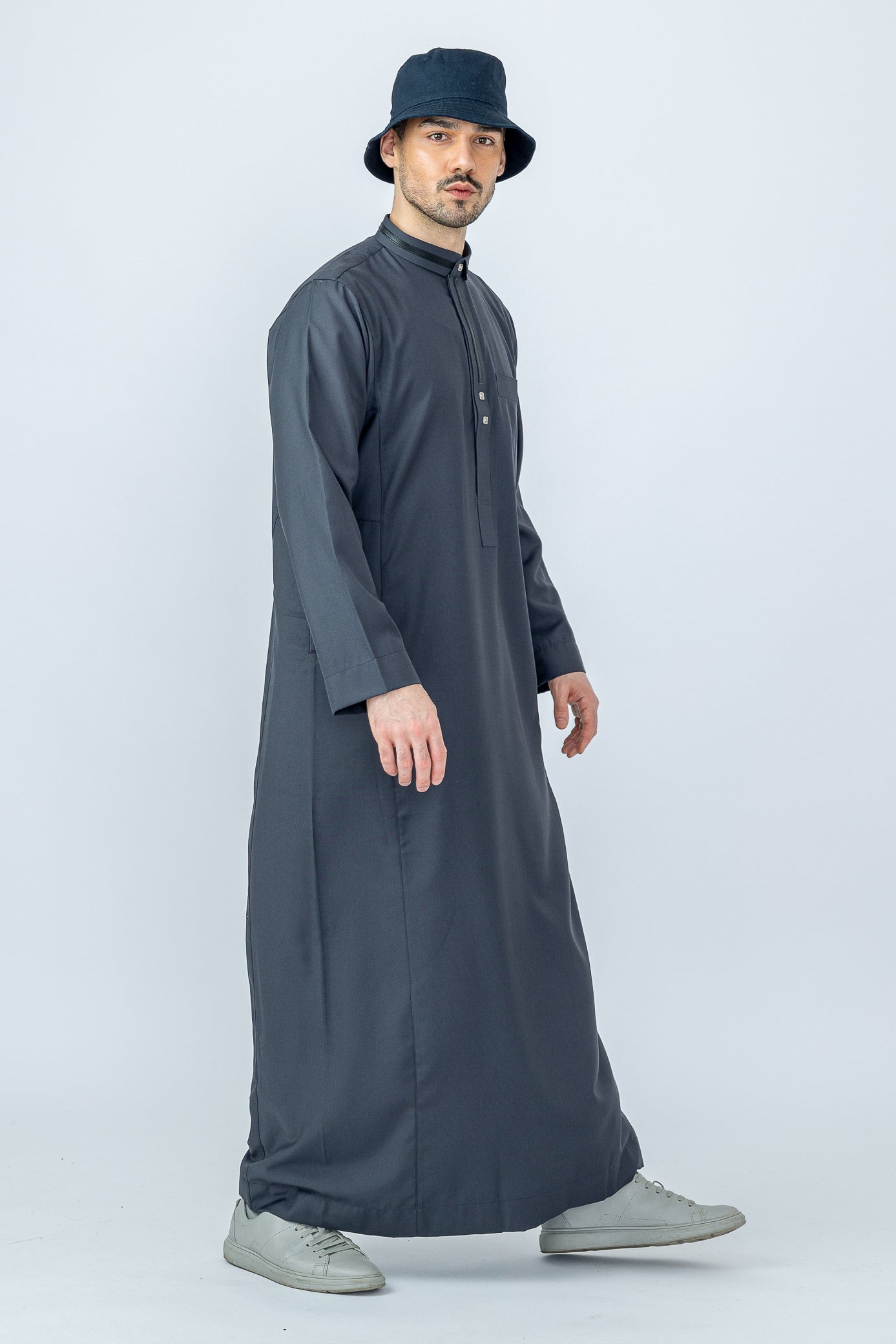 713 Charcoal Grey Thobe for Men - Traditional Islamic Robe with Comfortable Fit - Perfect for Prayer, Eid, and Special Occasions
