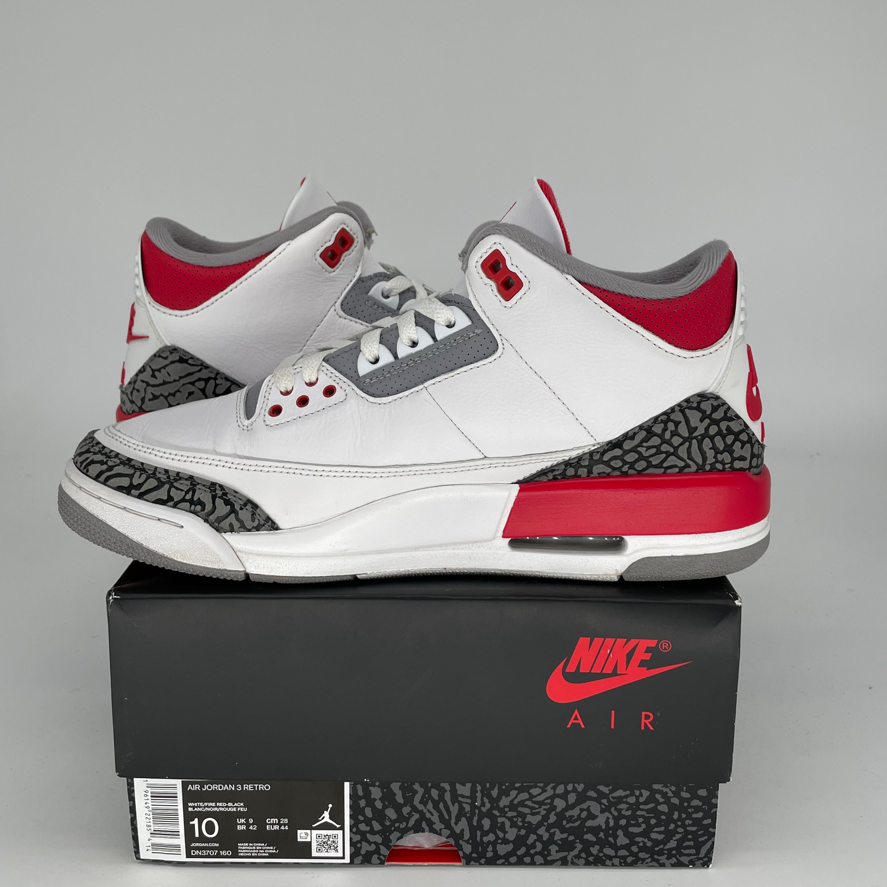 AIR JORDAN 3 Retro Fire Red Sneakers - Men's Size 10 & Women's Size 11.5W (DN3707-160) - Basketball Shoes for Streetwear & Casual Outfits