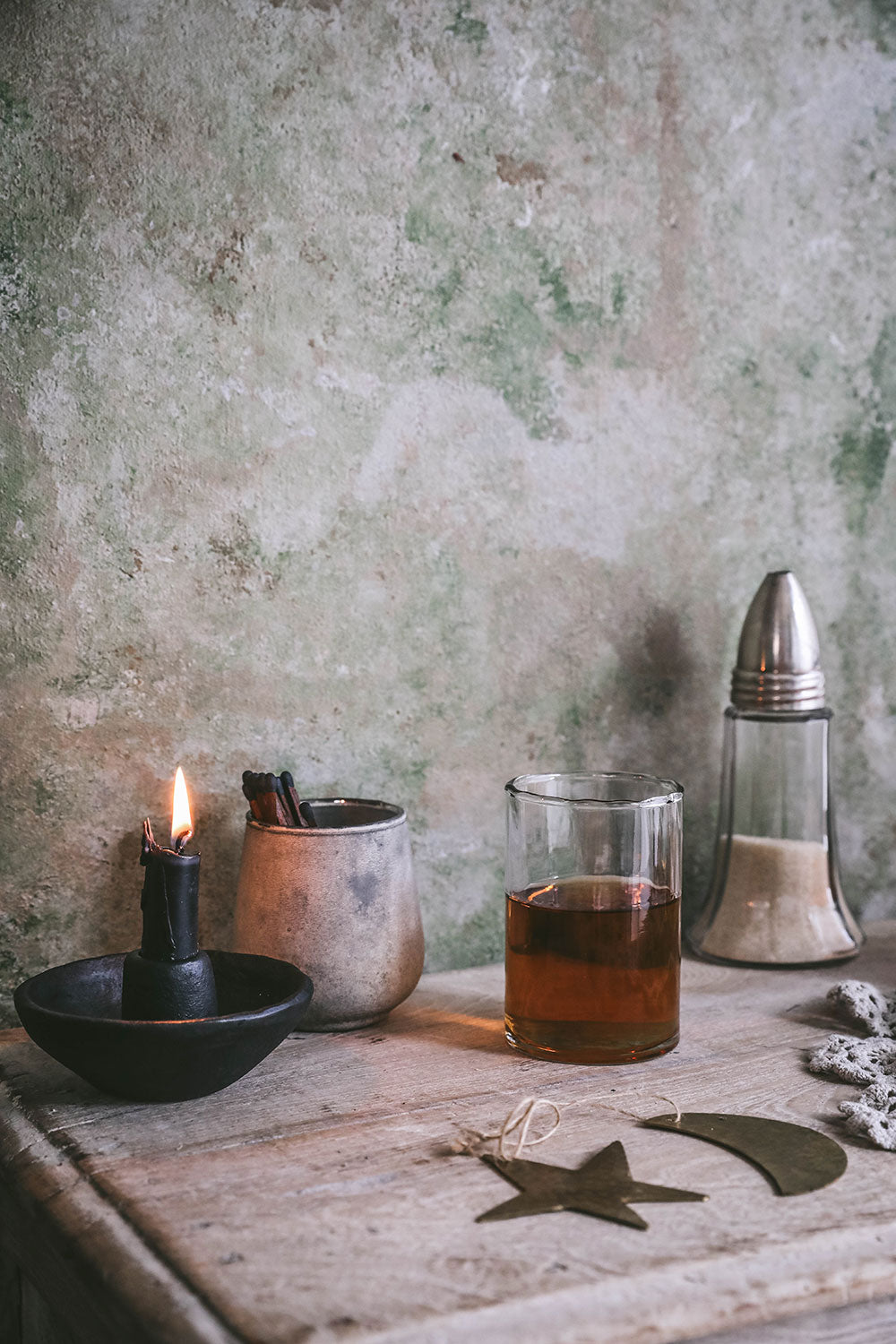 Cast Iron Candle Bowl - Rustic Decorative Candle Holder for Home, Wedding, and Outdoor Use - Perfect for Centerpieces, Patio, and Farmhouse Decor