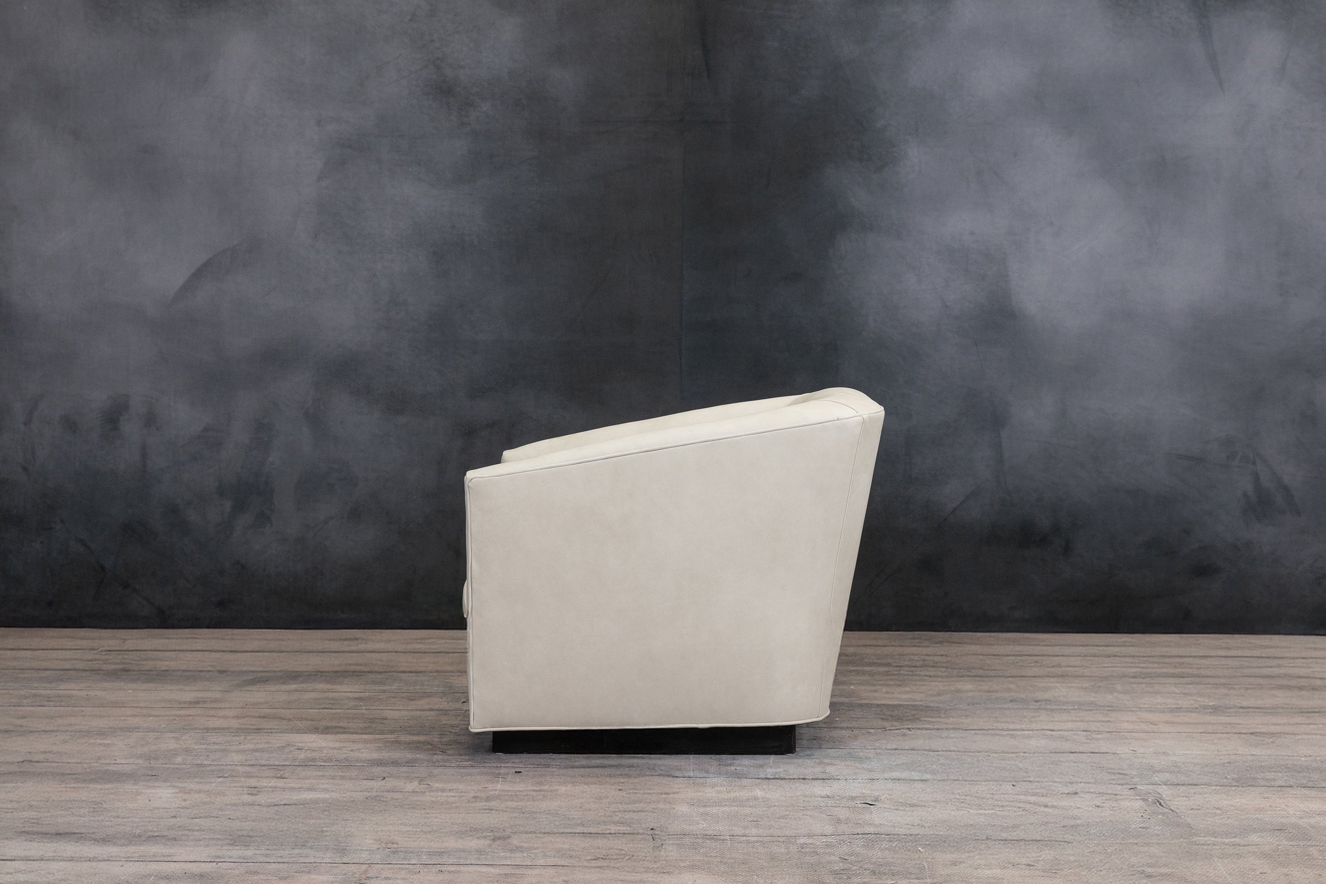 Stylish Bomber Tub Chair - Modern Accent Chair for Living Room, Bedroom & Office - Perfect for Relaxing, Reading & Decorating