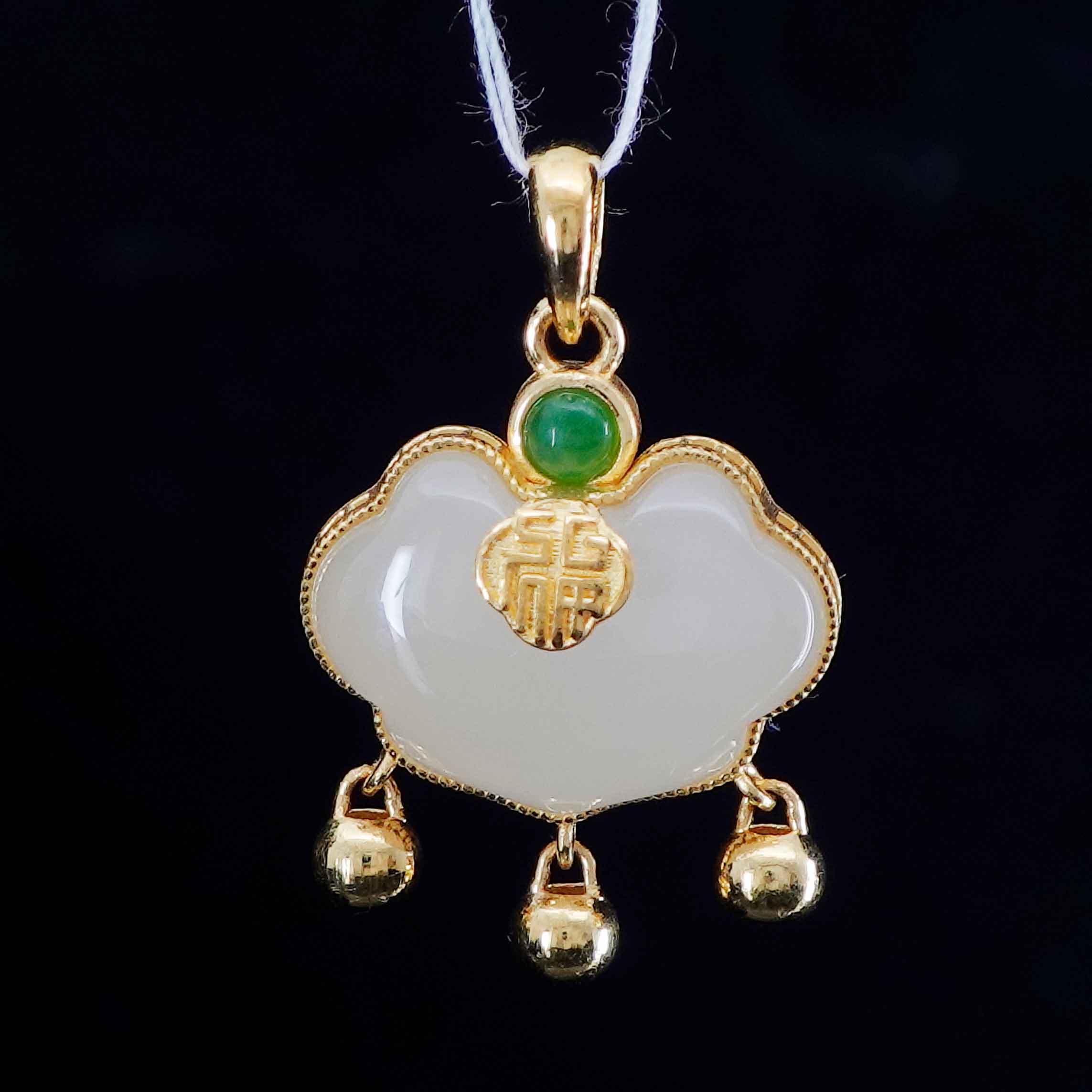 24K Gold Nephrite Jade Pendant Necklace for Women - Elegant & Luxurious Jewelry Gift for Birthday, Anniversary & Special Occasions