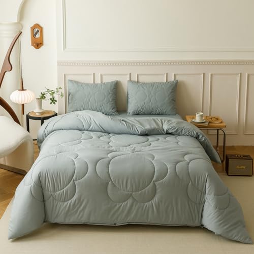 Grayish Blue Daisy Puff