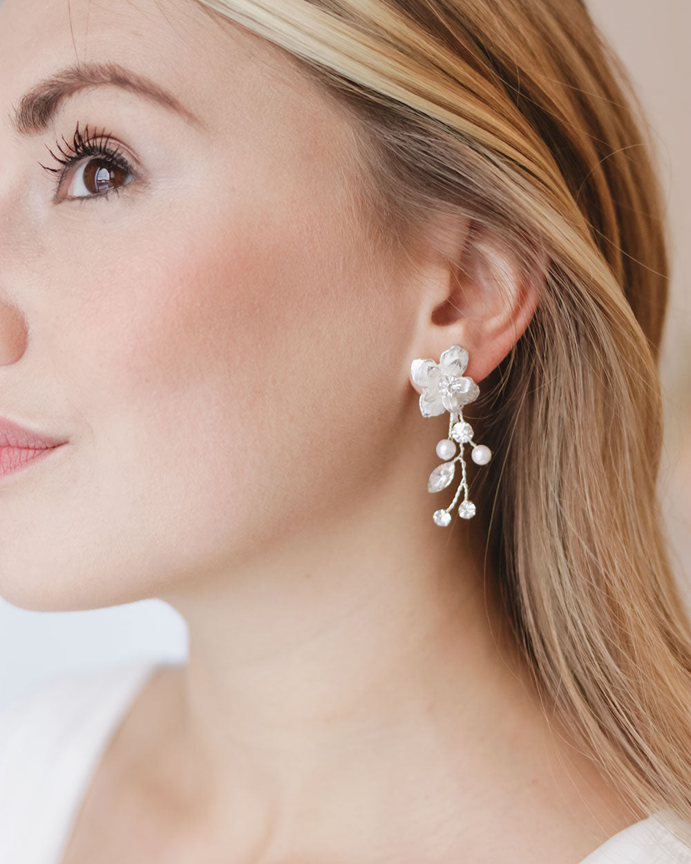 Elegant Petite Pearl & Floral Earrings for Women - Perfect for Weddings, Parties & Special Occasions
