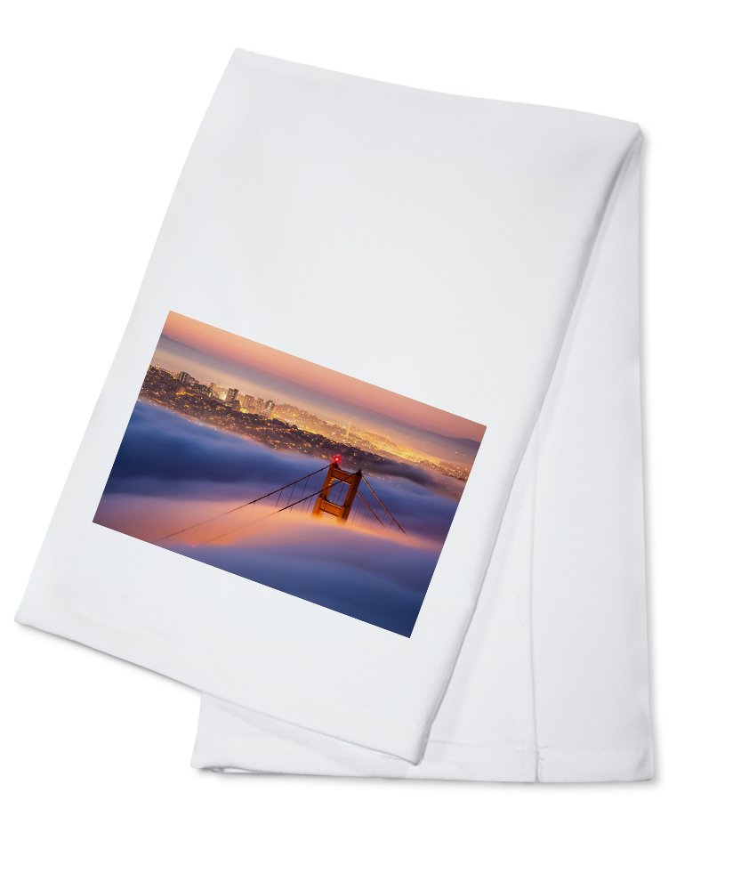 San Francisco Golden Gate Bridge Under Fog - 100% Cotton Tea Towel | Decorative Kitchen Hand Towel | Home Decor Gift | Perfect for Coffee Shops, Restaurants & Coastal Themed Kitchens