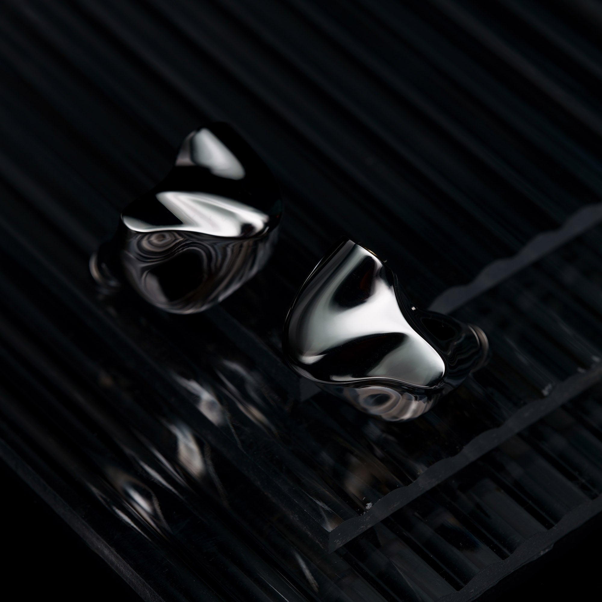 DUNU Glacier High-Fidelity In-Ear Monitors with Detachable Cable - Professional Sound for Audiophiles, Musicians & Studio Use - Perfect for Travel, Commuting & Gaming