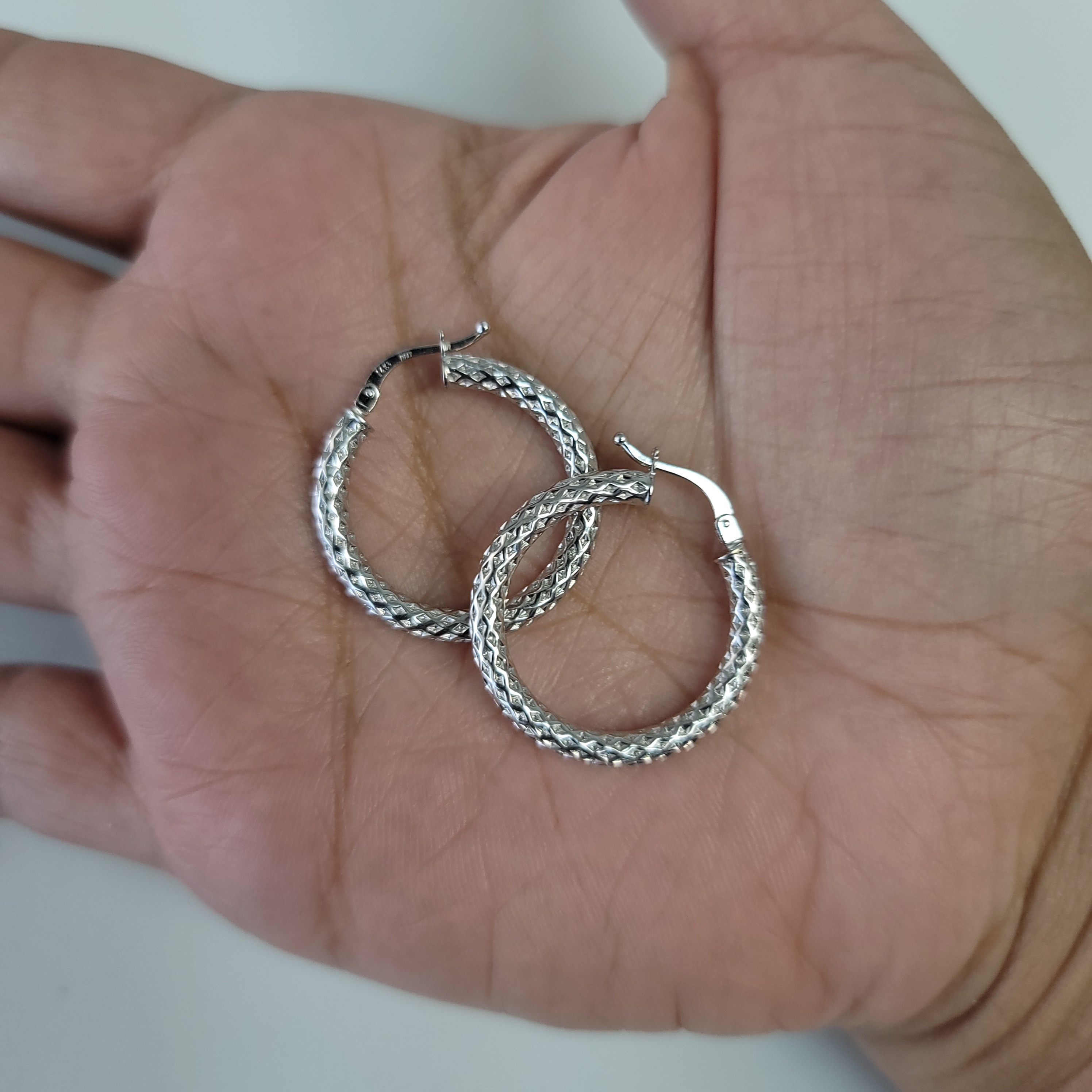 14K White Gold 25mm Diamond Cut Hoop Earrings for Women - Elegant Everyday Wear & Special Occasions