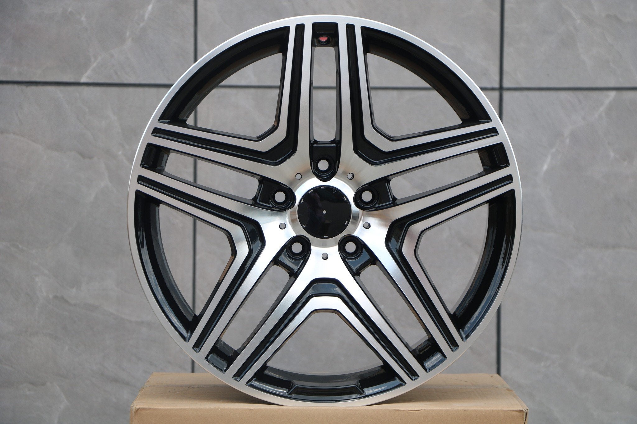 22-Inch Alloy Wheels for Mercedes Benz G Wagon G500 G550 G55 G63 G65 W463 - Premium Replacement Rims for Off-Road & Urban Driving