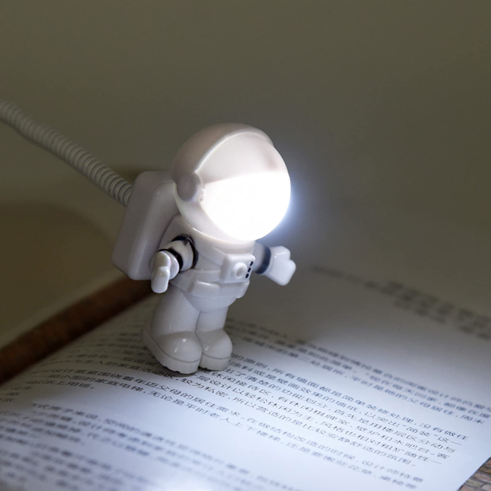 Creative Astronaut LED Night Light for Kids - USB-Powered Spaceman Desk Lamp, Cartoon Novelty Light for Bedroom, Study & Gaming Room Decor