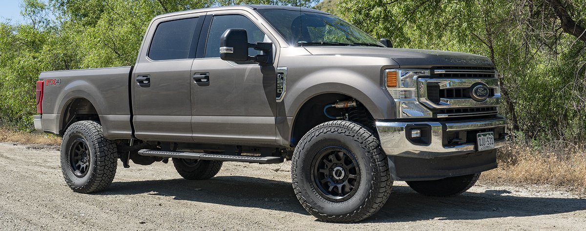 17-22 Ford F250/350 6.2L/7.3L Gas Carli Suspension 2.5 Pintop System - Off-Road Lift Kit for Enhanced Performance & Towing