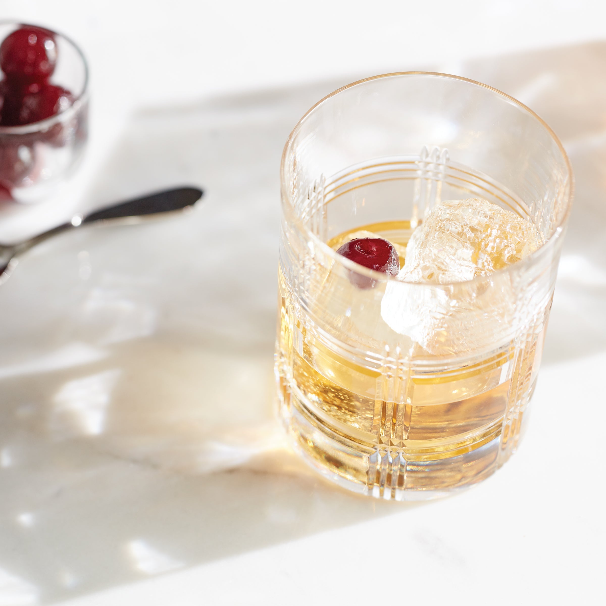 Premium Hudson Crystal Double Old Fashioned Glasses Set of 4 - Elegant Whiskey Tumbler Glasses for Bourbon, Scotch & Cocktails - Perfect for Home Bar, Gifts & Entertaining