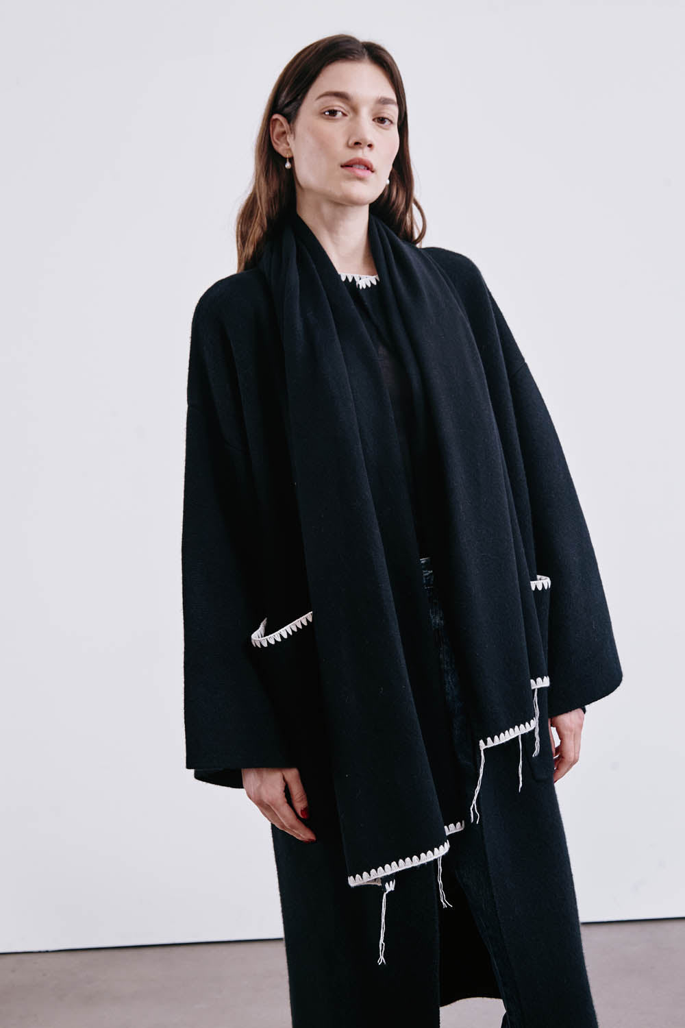 Warm Blanket Stitch Scarf for Women & Men - Soft Winter Knit Scarf in Black - Perfect for Cold Weather, Outdoor Activities & Fashion Accessories