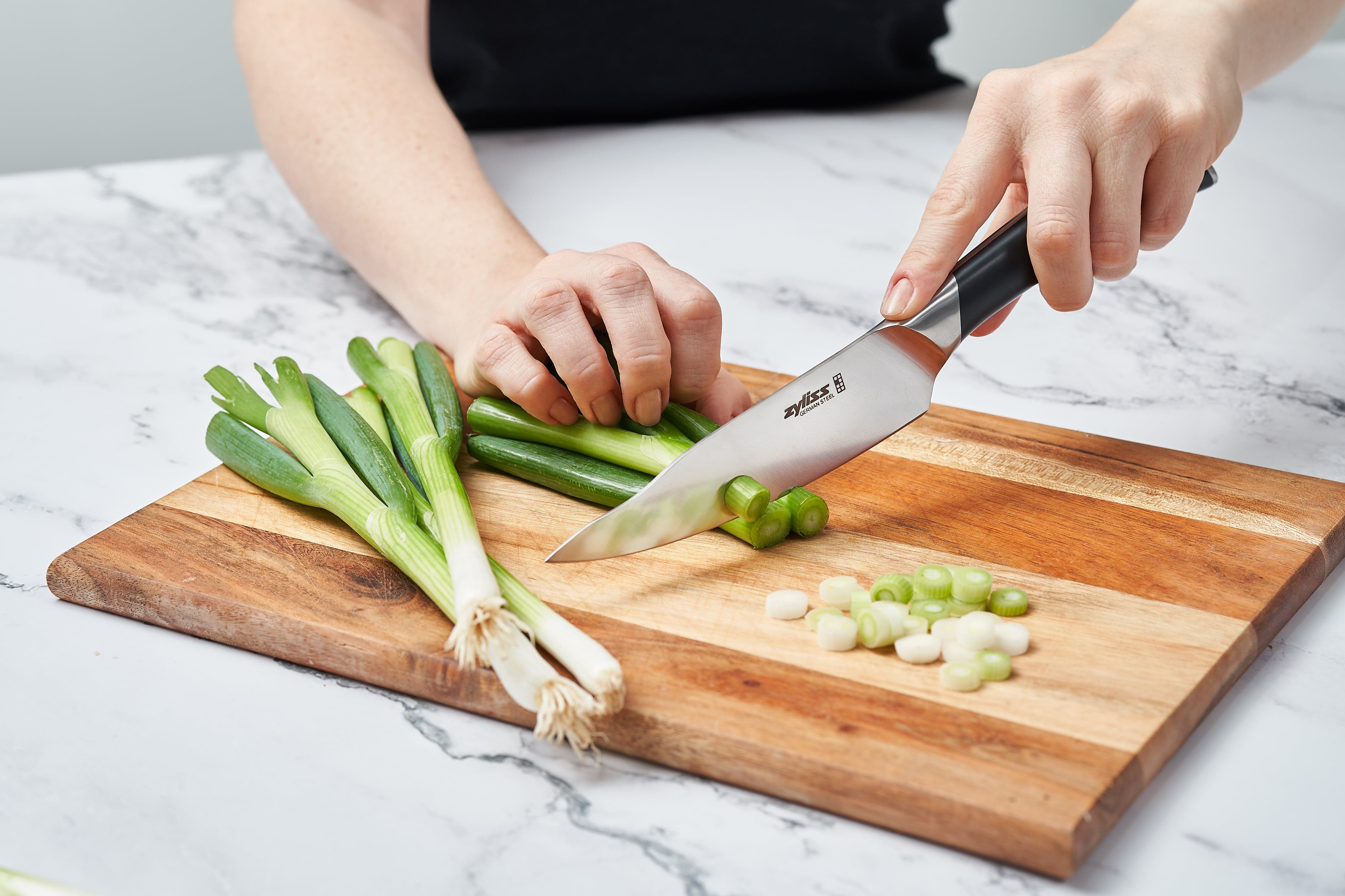 Zyliss Comfort Pro Utility Knife 5.5 Inch - Ergonomic Kitchen Knife for Slicing, Dicing & Chopping - Perfect for Vegetables, Fruits & Meat Prep - Dishwasher Safe Chef Knife