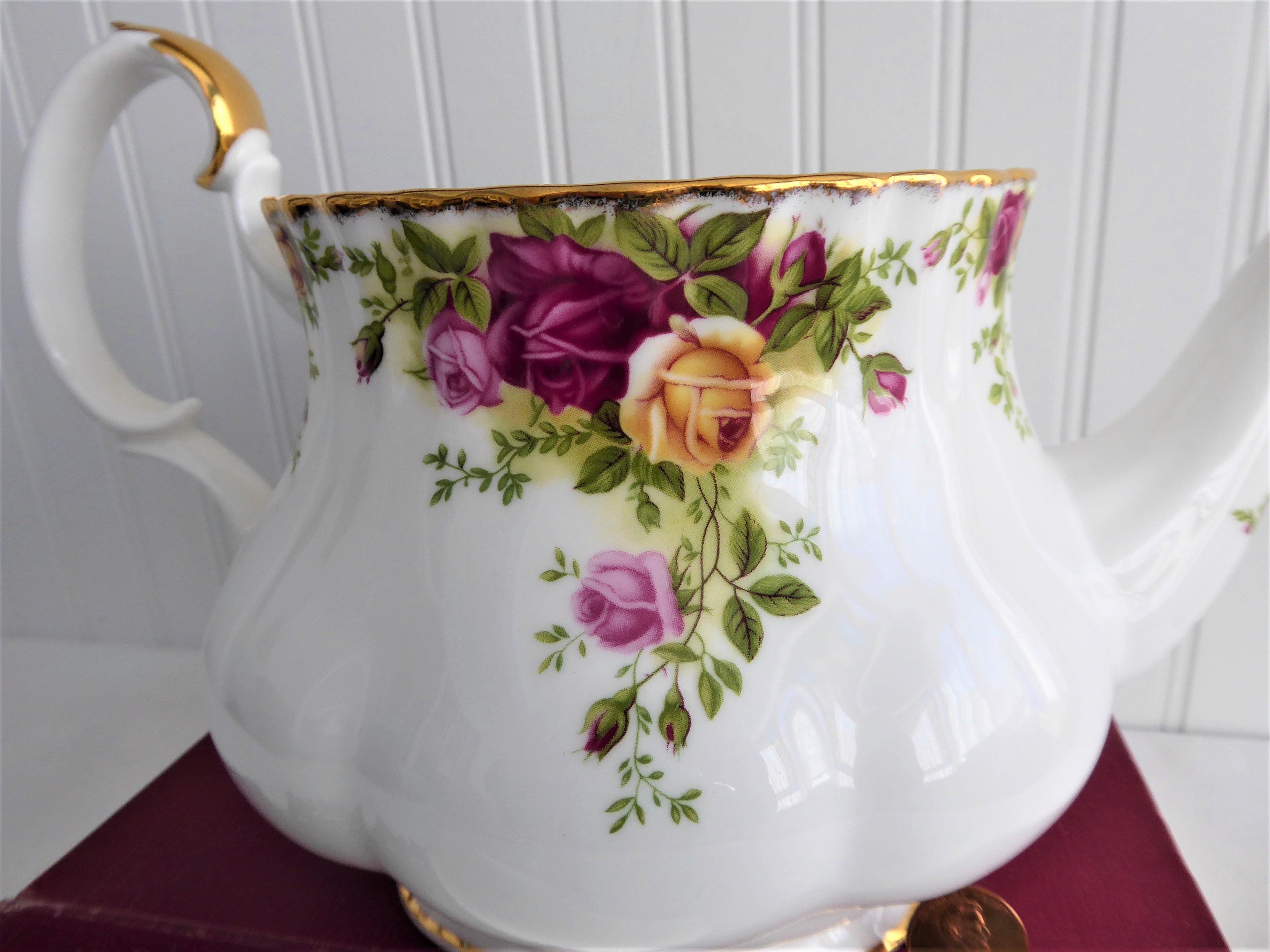 Vintage Royal Albert Old Country Roses Large Teapot - 48oz English Porcelain Teapot (1974-1992) | Perfect for Afternoon Tea, Bridal Showers & Collectible Display