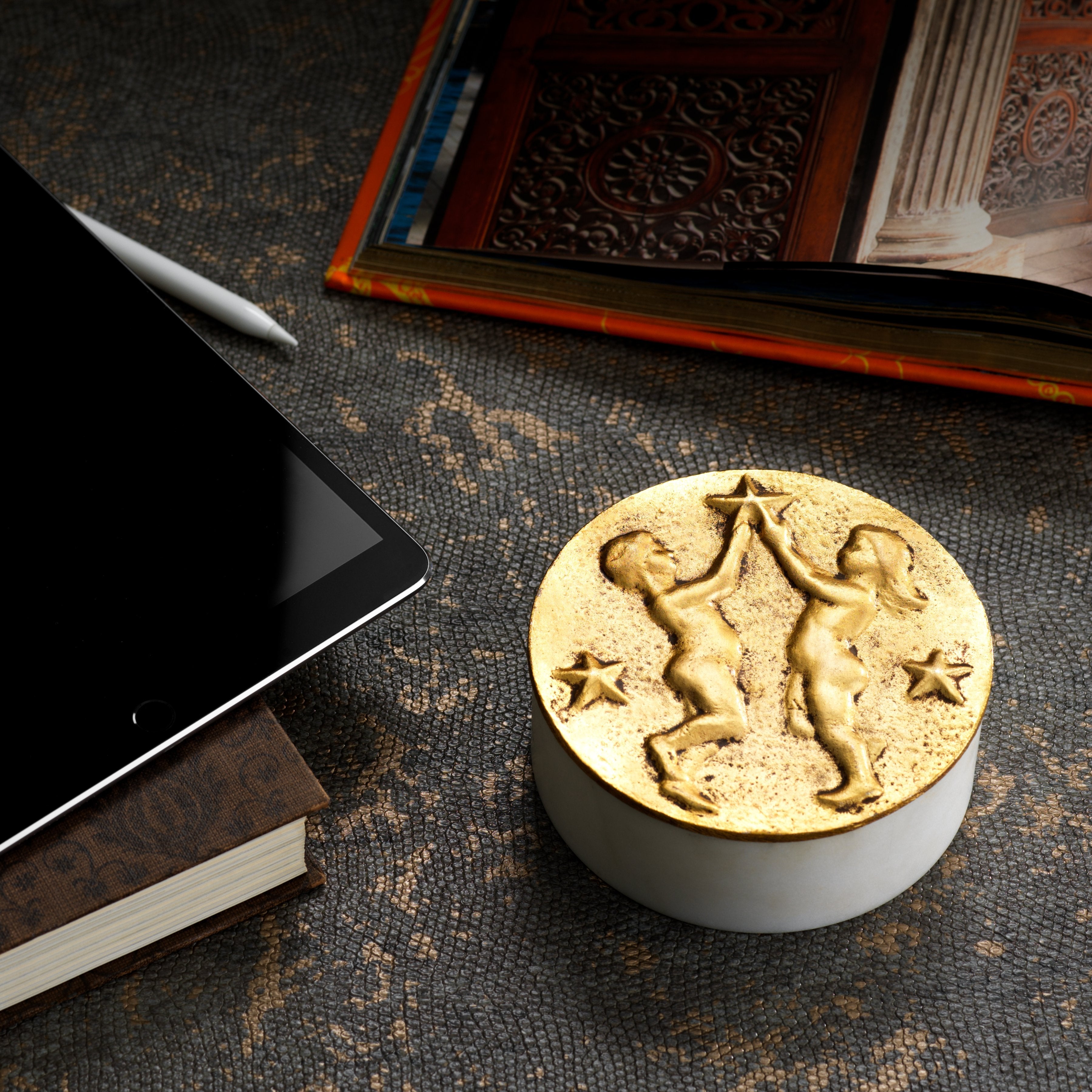Zodiac Gift Box for Gemini - Perfect Birthday Present, Astrology Lover Gift & Horoscope Themed Decor for Home or Office