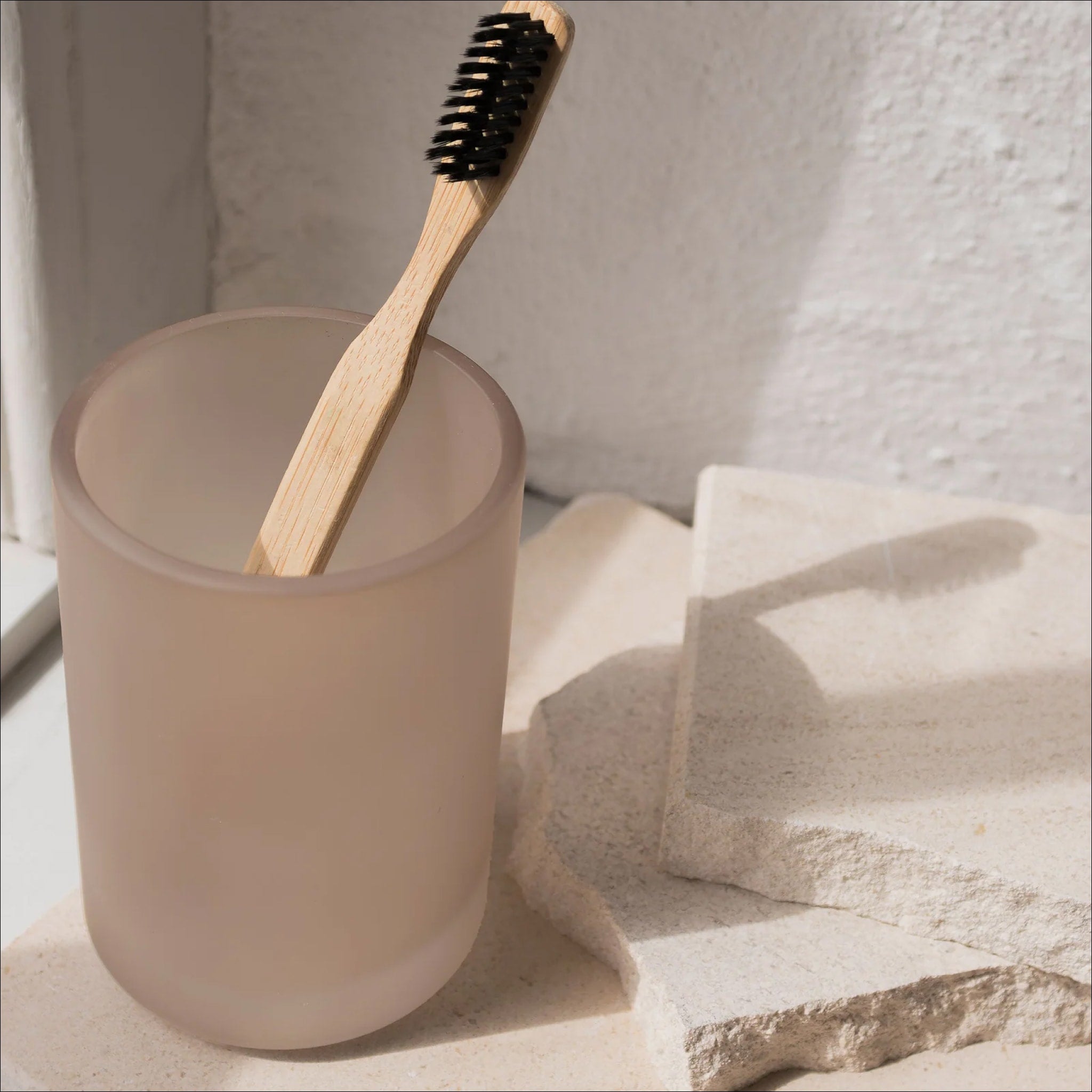 METTE DITMER Toothbrush Holder with Tumbler - 10cm Height - Bathroom Organizer for Countertop Storage | Perfect for Small Spaces, Kids Bathrooms & Travel Essentials