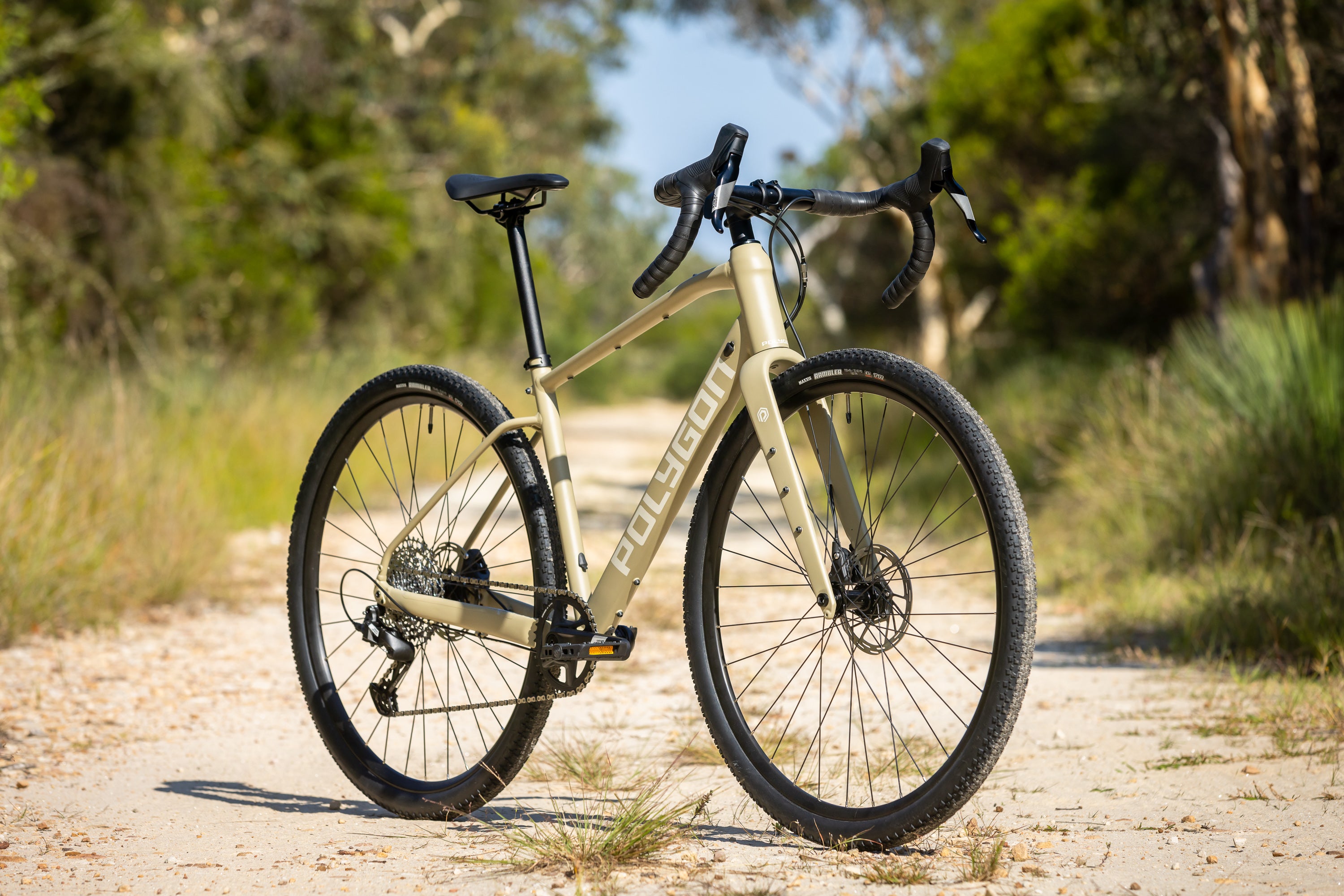 Polygon Bend R6 Gravel Bike - Lightweight Aluminum Frame, Shimano Drivetrain for Off-Road & Adventure Cycling | Perfect for Trail Riding, Commuting & Long-Distance Tours
