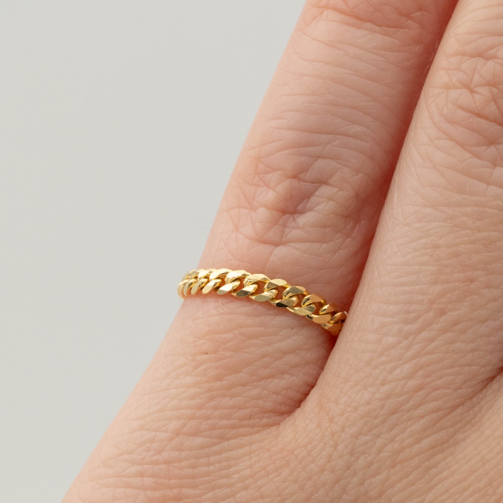 Stylish Cuban Chain Ring for Men & Women - 14K Gold Plated Hip Hop Jewelry - Perfect for Parties, Gifts & Everyday Wear