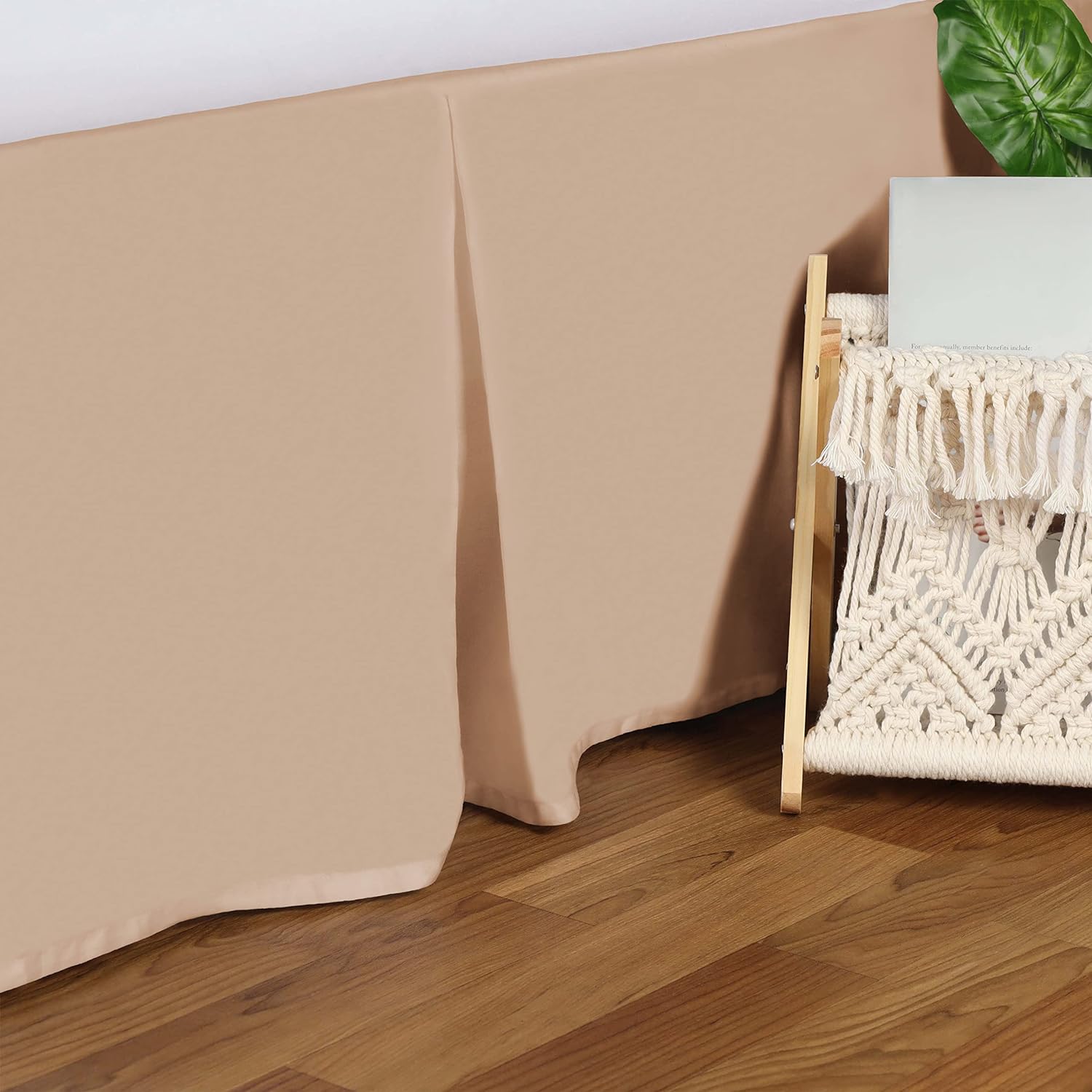 Premium Egyptian Cotton 300 Thread Count Solid Bed Skirt - Queen Size, Fitted Dust Ruffle for Luxury Bedding - Perfect for Master Bedrooms & Guest Rooms