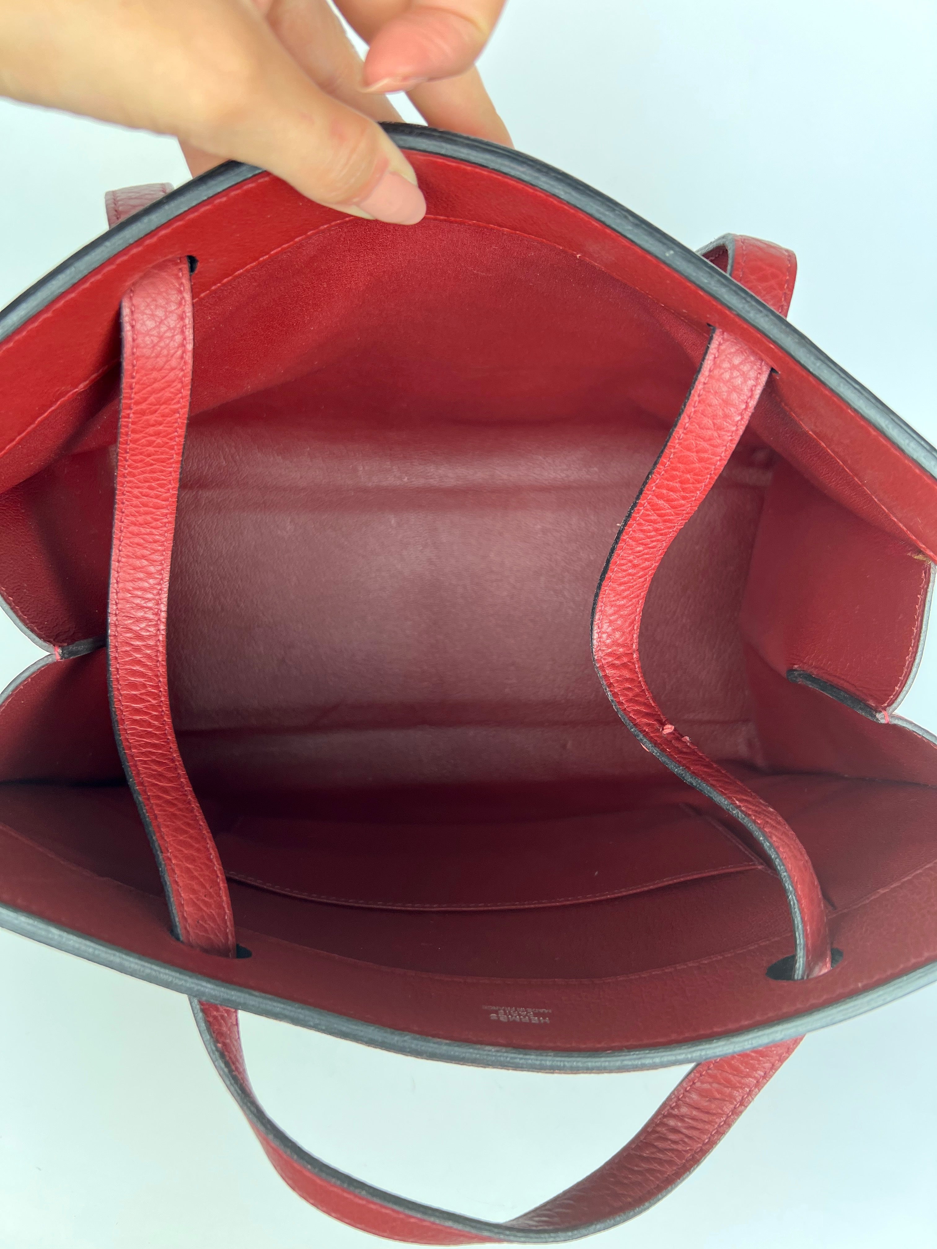 Luxury Hermès Bordeaux Leather Shoulder Bag for Women - Elegant Square Design Perfect for Work, Travel & Evening Events
