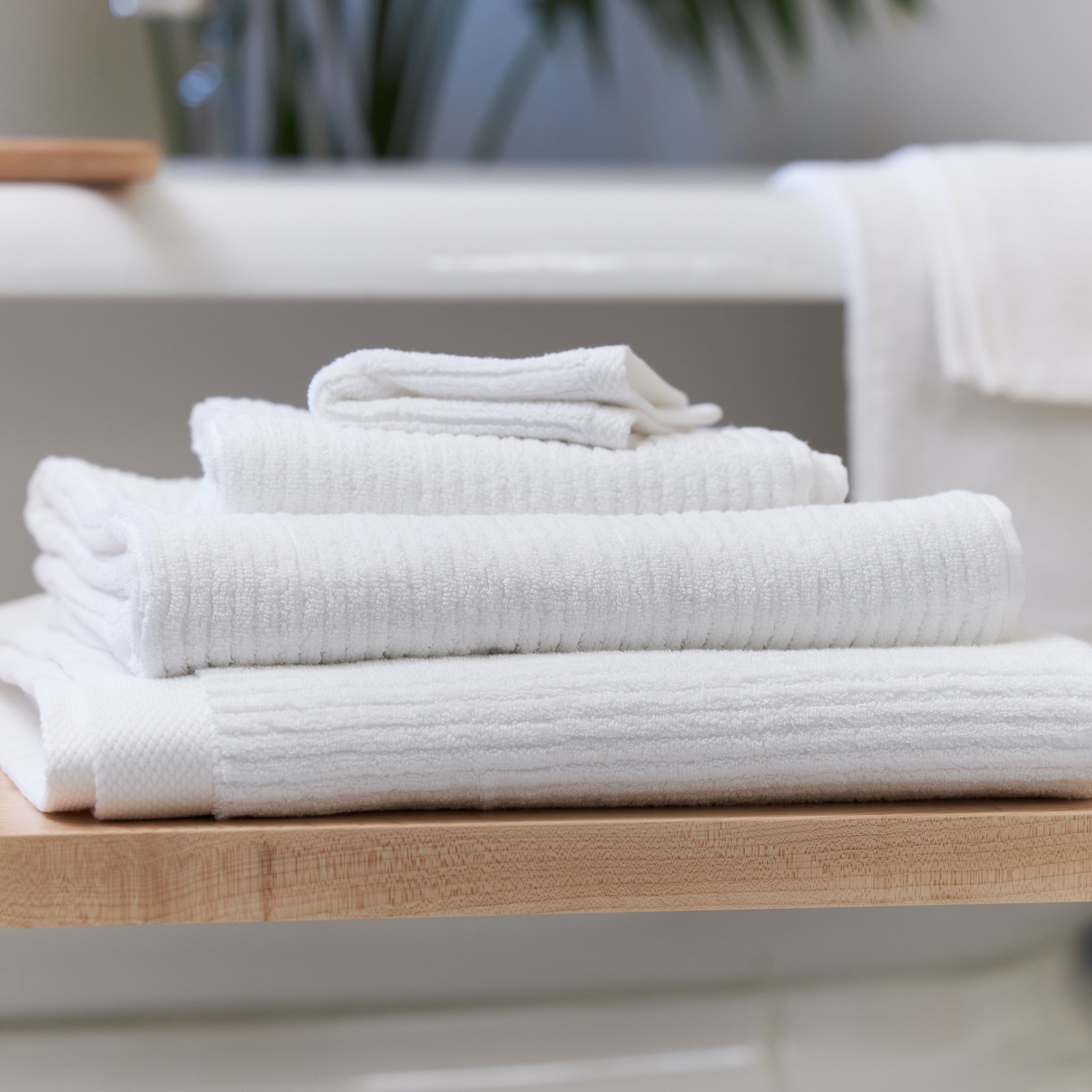 Premium Organic Cotton Bath Towels - Ultra Soft, Absorbent & Eco-Friendly - Perfect for Spa, Bath & Beach Use
