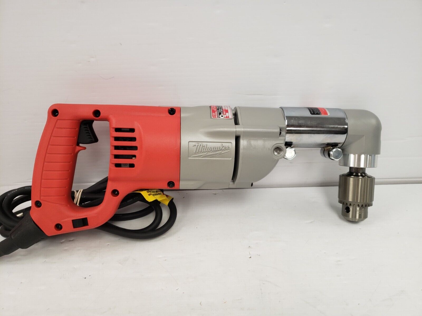Milwaukee 1107-1 4-1/2 Inch Angle Grinder - Powerful Corded Tool for Metal Cutting, Grinding & Polishing - Ideal for DIY Projects, Construction & Metalworking
