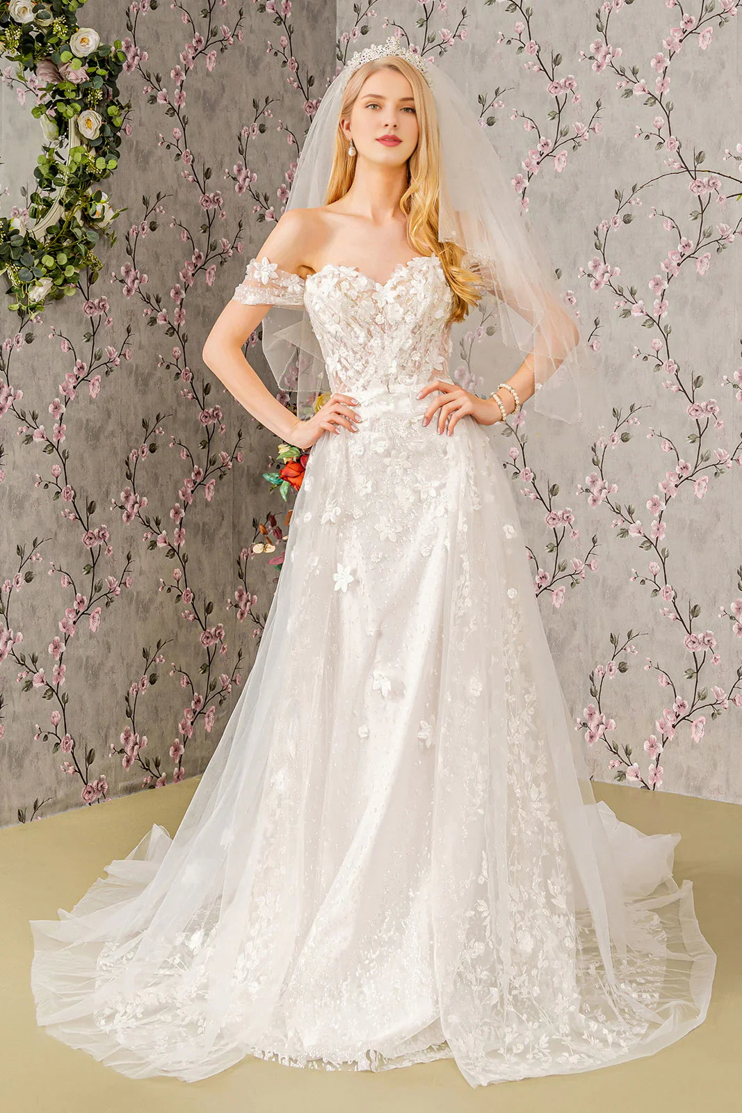 Elegant 3D Floral Lace Long Sleeve Open Shoulder Sheer Corset Wedding Dress - Perfect for Bridal Gowns, Evening Gowns, and Formal Occasions