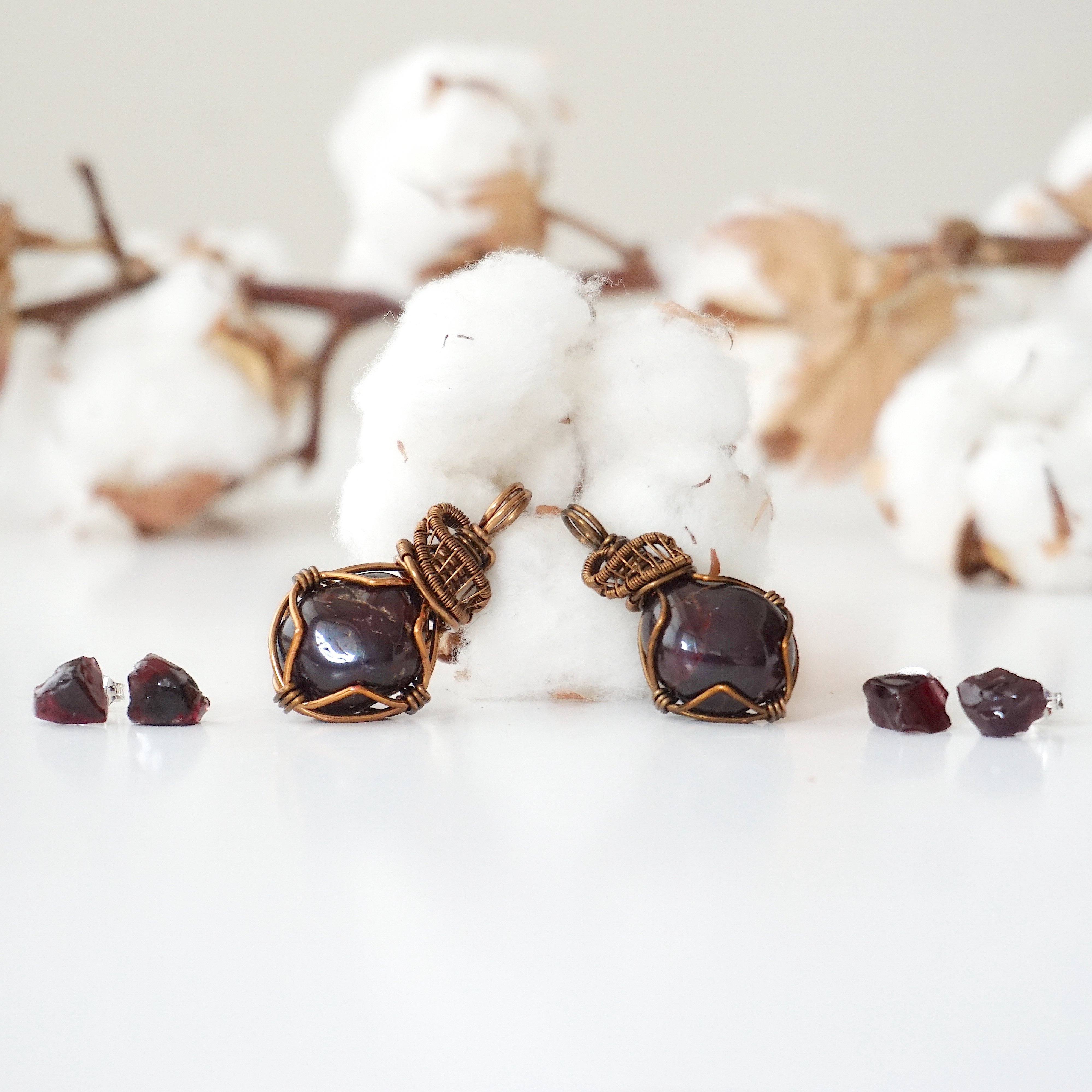 Exquisite Garnet Jewelry Gift Set in Antique Bronze & Silver - Perfect for Birthdays, Anniversaries & Special Occasions