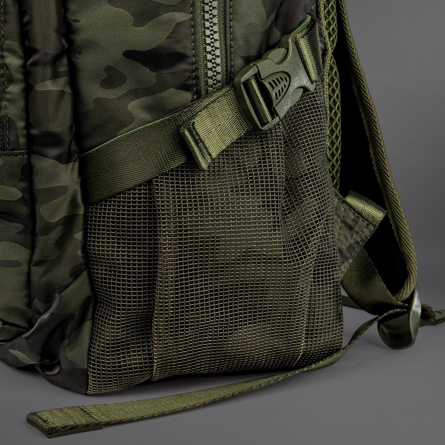 Venum Challenger Pro Backpack - Durable Khaki Camo Design for MMA, Boxing & Gym - Perfect for Training, Travel & Sports Gear Storage