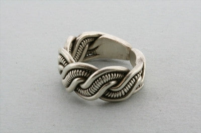 Elegant Plaited Wave Ring for Women - Boho Chic Stackable Jewelry for Everyday Wear & Special Occasions