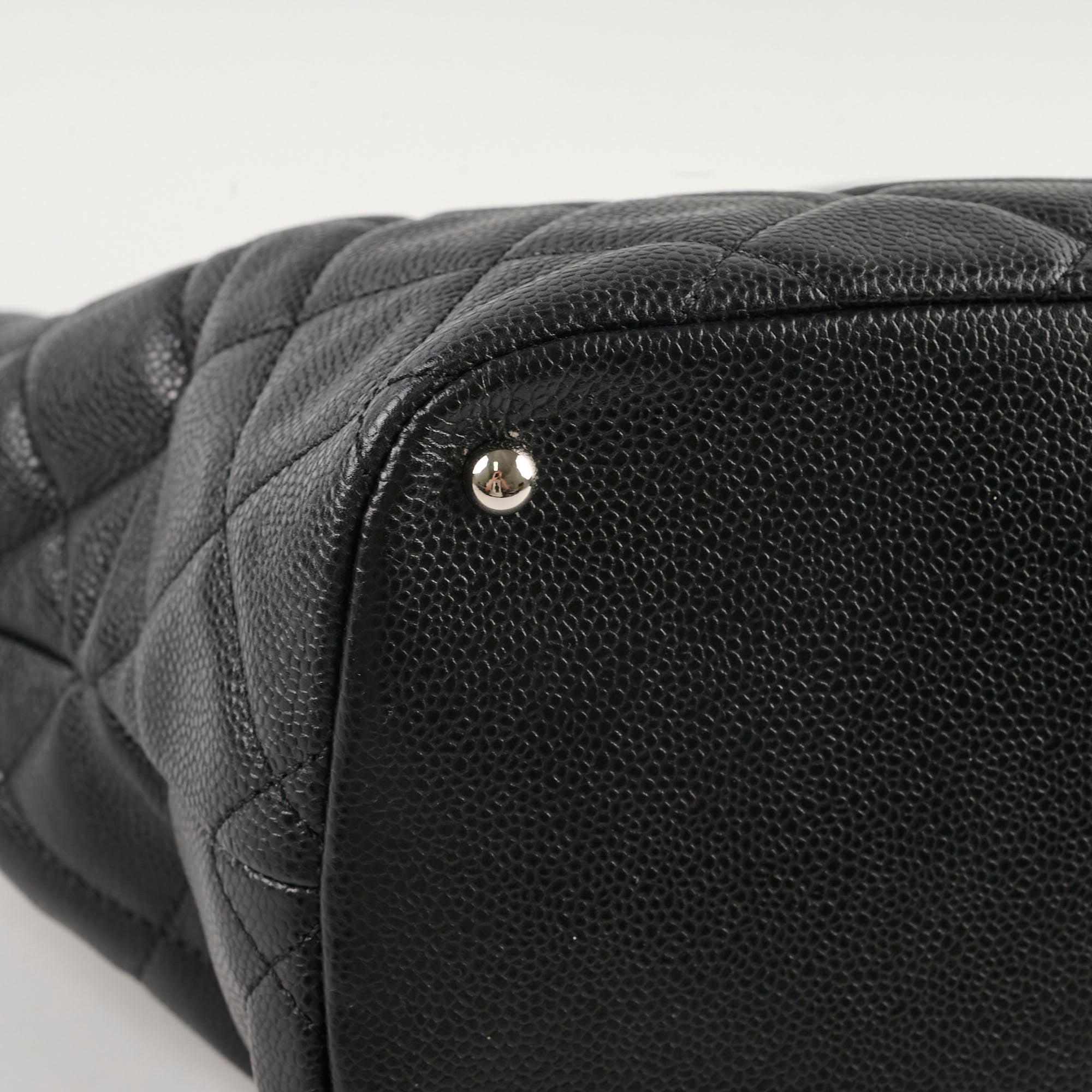 Chanel CC Logo Caviar Leather Black Shoulder Bag - 17 Series Luxury Handbag for Women | Perfect for Work, Evening Events & Special Occasions