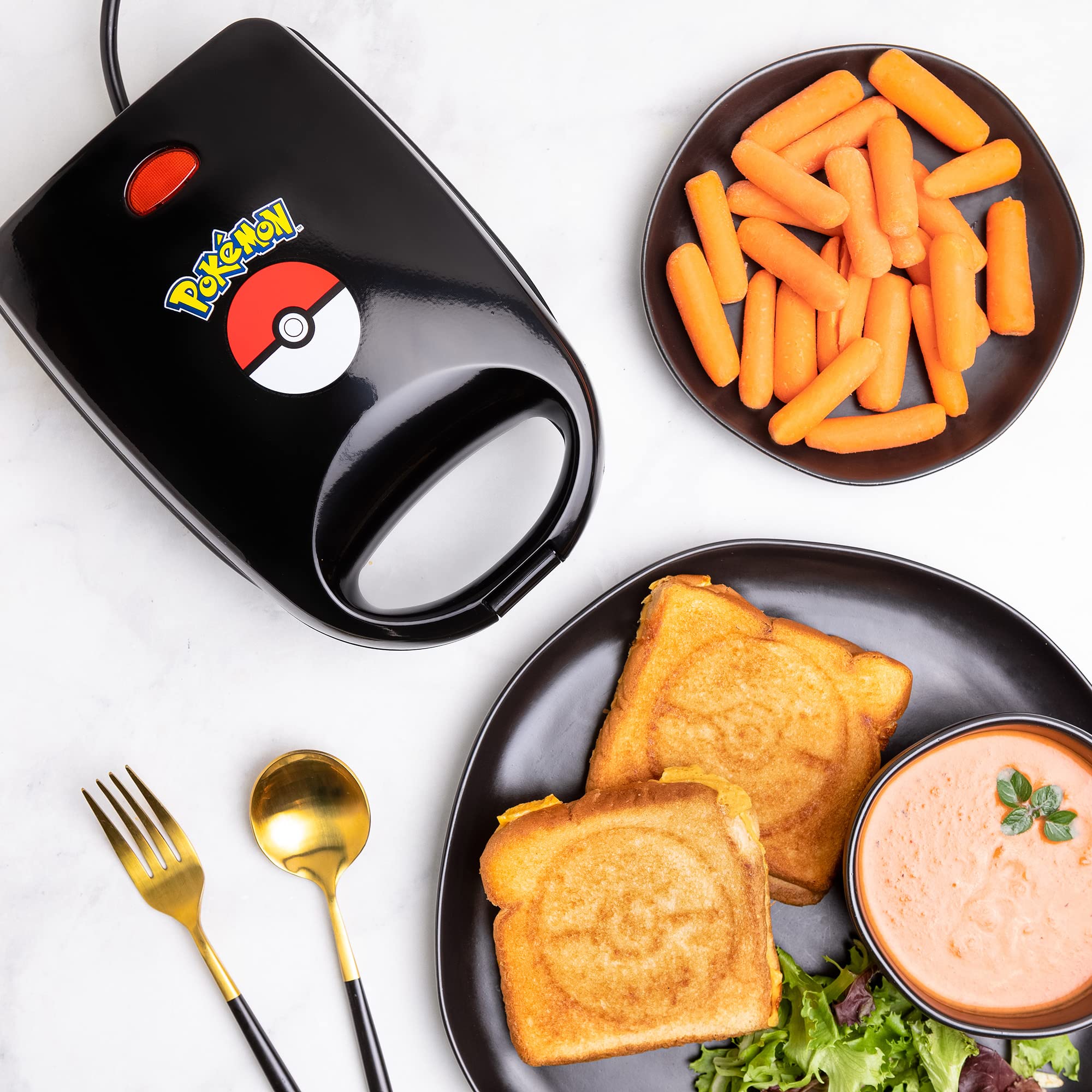 Uncanny Brands Pokémon Pokéball Single Cheese Sandwich Maker - Electric Kitchen Appliance for Pokémon Fans - Perfect for Breakfast, Kids' Parties & Pokémon Themed Events