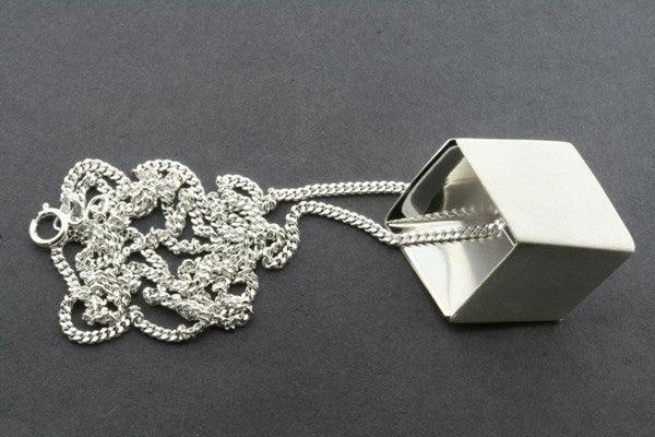 Elegant Flattened Cube Pendant Necklace with 60cm Link Chain - Perfect for Casual Wear, Layering & Gift Giving