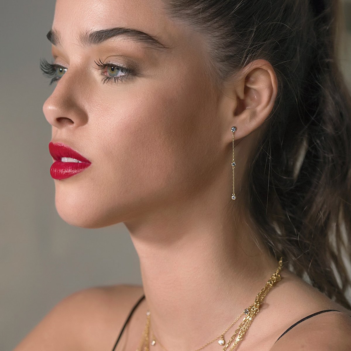 Elegant Crystal Drop Earrings for Women - Sparkling Dangling Jewelry for Party, Wedding & Evening Events