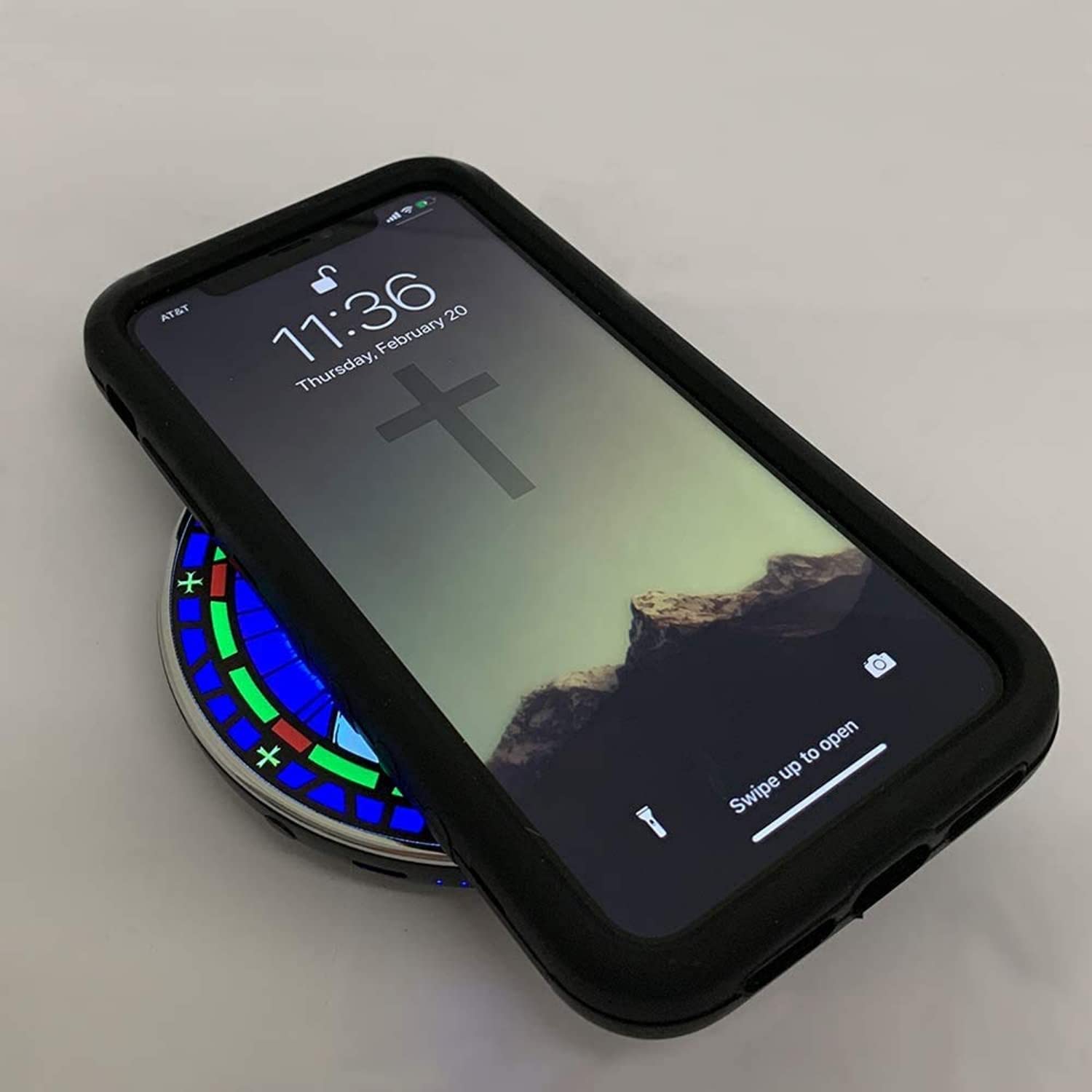 Jesus Christ Wireless Charger with Backup Battery - Fast Charging for iPhone & Android | Portable Phone Charger with Stained Glass Design | Perfect Christian Gift for Baptism, Confirmation & Bible Study