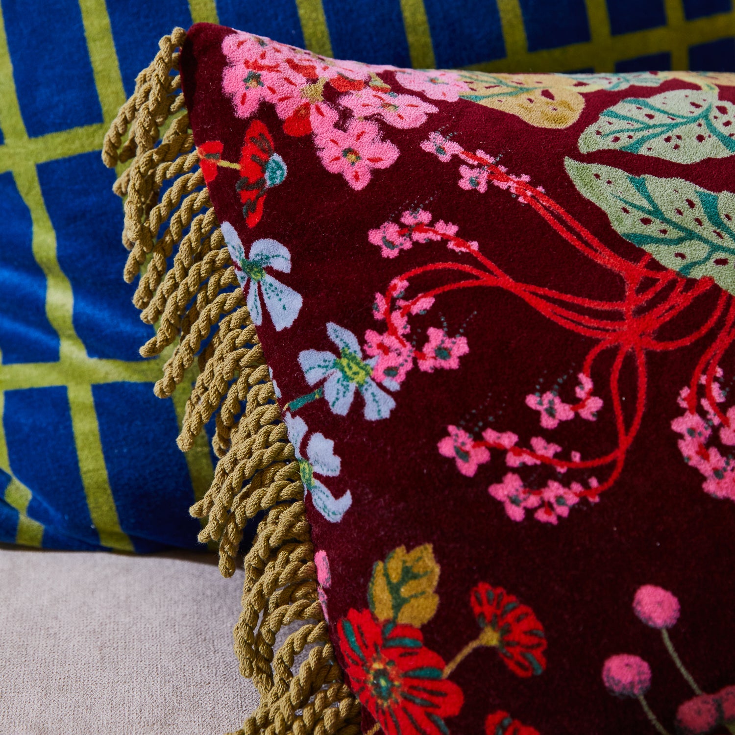 Luxury Genevieve Velvet Cushion - Soft Plush Pillow for Sofa, Bed & Home Decor - Perfect for Living Room, Bedroom & Office Comfort