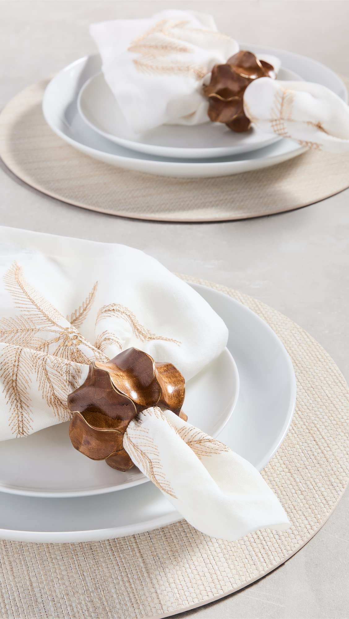 Kim Seybert Women's Set of 4 Elegant Twist Napkin Rings - Premium Tableware for Dinner Parties, Weddings & Holiday Decor