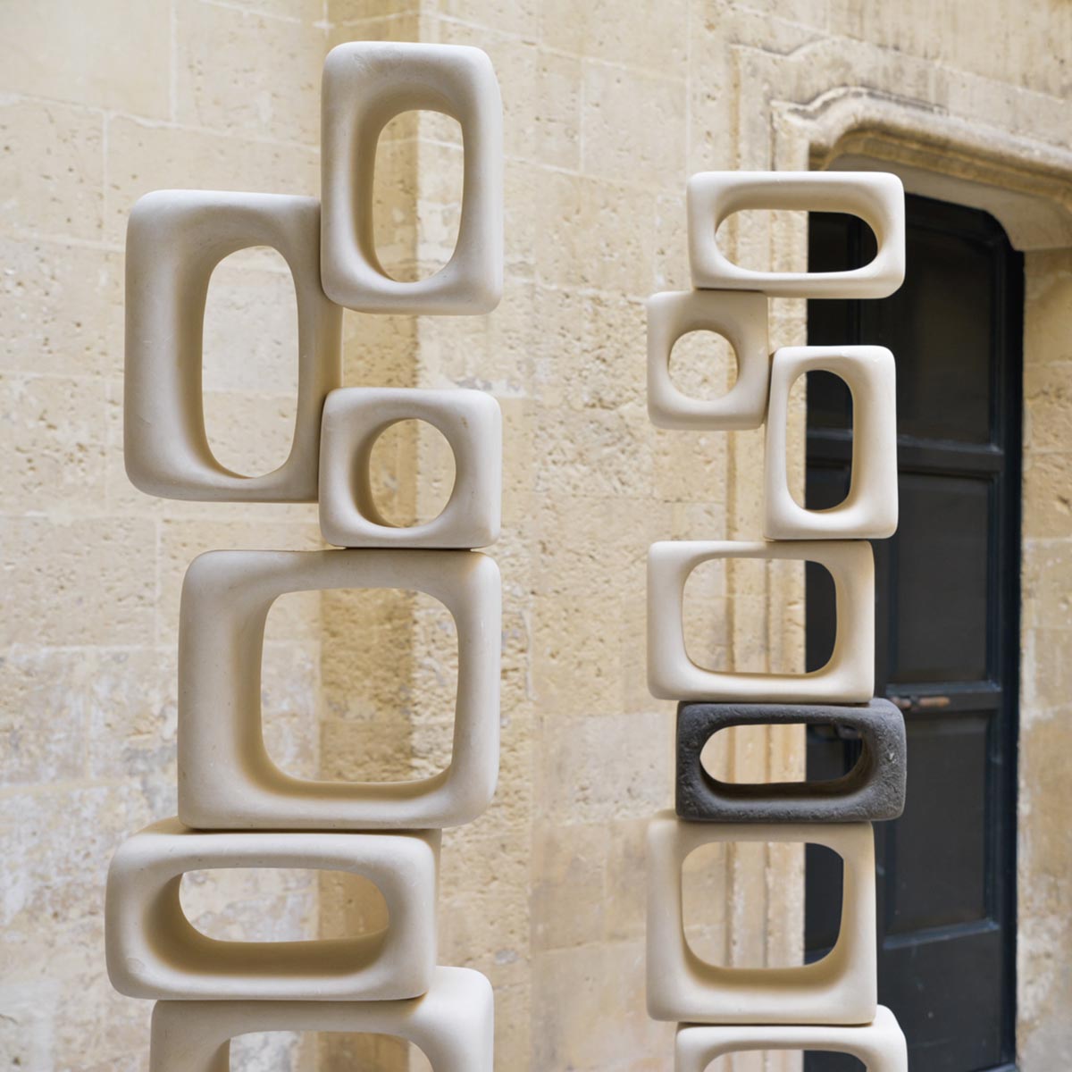 Handcrafted Niura Lecce Stone Sculpture - Elegant Italian Art for Home & Office Decor - Perfect Gift for Art Lovers