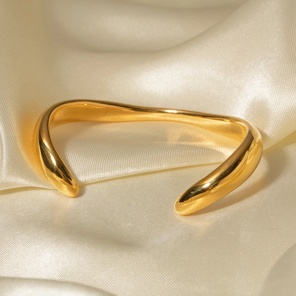 Geometric Stainless Steel Wavy Shape Bracelet for Women - Trendy Minimalist Jewelry Gift for Everyday Wear & Special Occasions