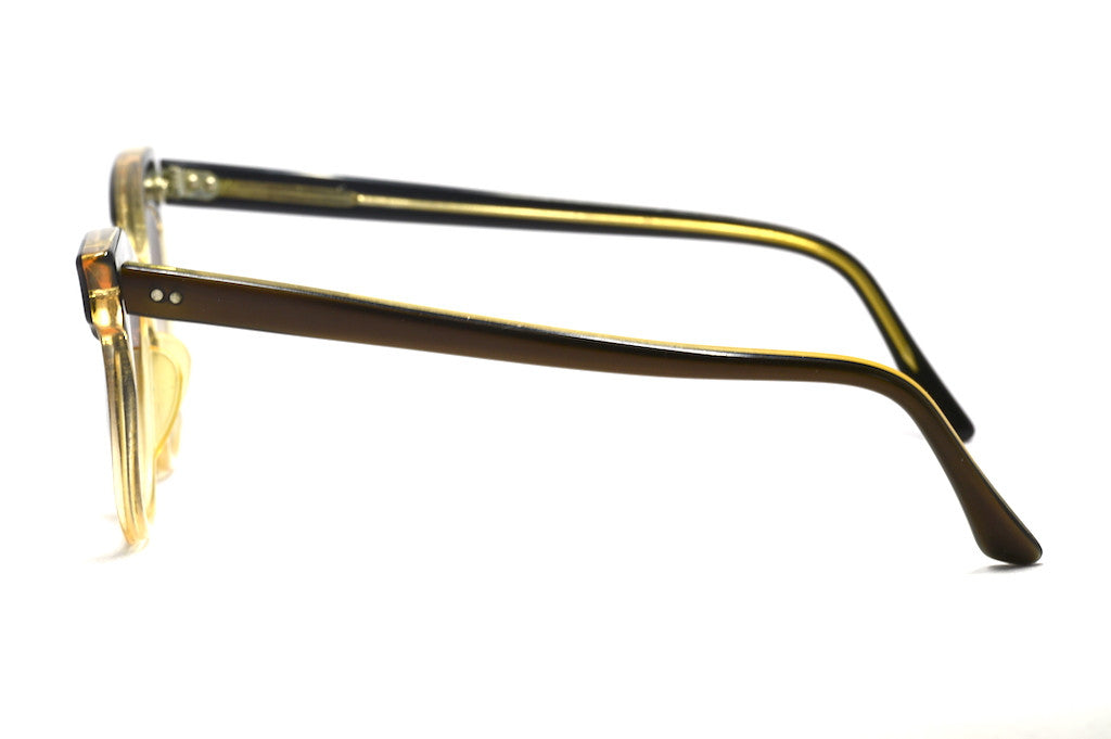 Vintage 1960s Cat Eye Sunglasses for Women - Retro Style UV Protection Shades - Perfect for Beach, Driving, and Fashion Outfits