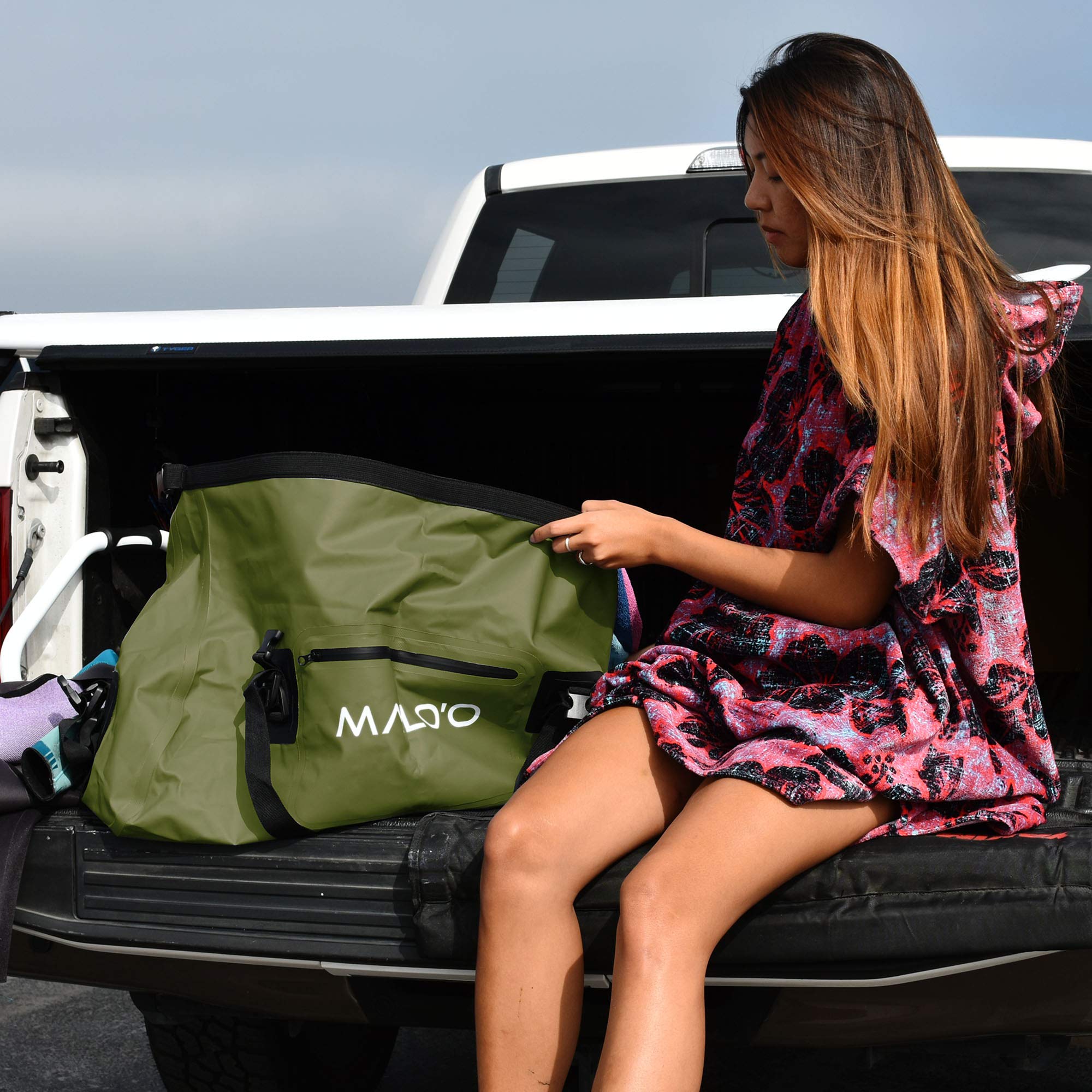 **Malo'o Waterproof Dry Bag Duffel 40L/60L/100L - Roll Top Duffle Bag for Kayaking, Rafting, Boating, Swimming, Camping, Hiking, Beach & Fishing - Internal/External Pockets & MOLLE Loops - Keep Gear Dry in Any Weather**    *(Perfect for Water Sports, Outdoor Adventures, Travel & Emergency Storage)*