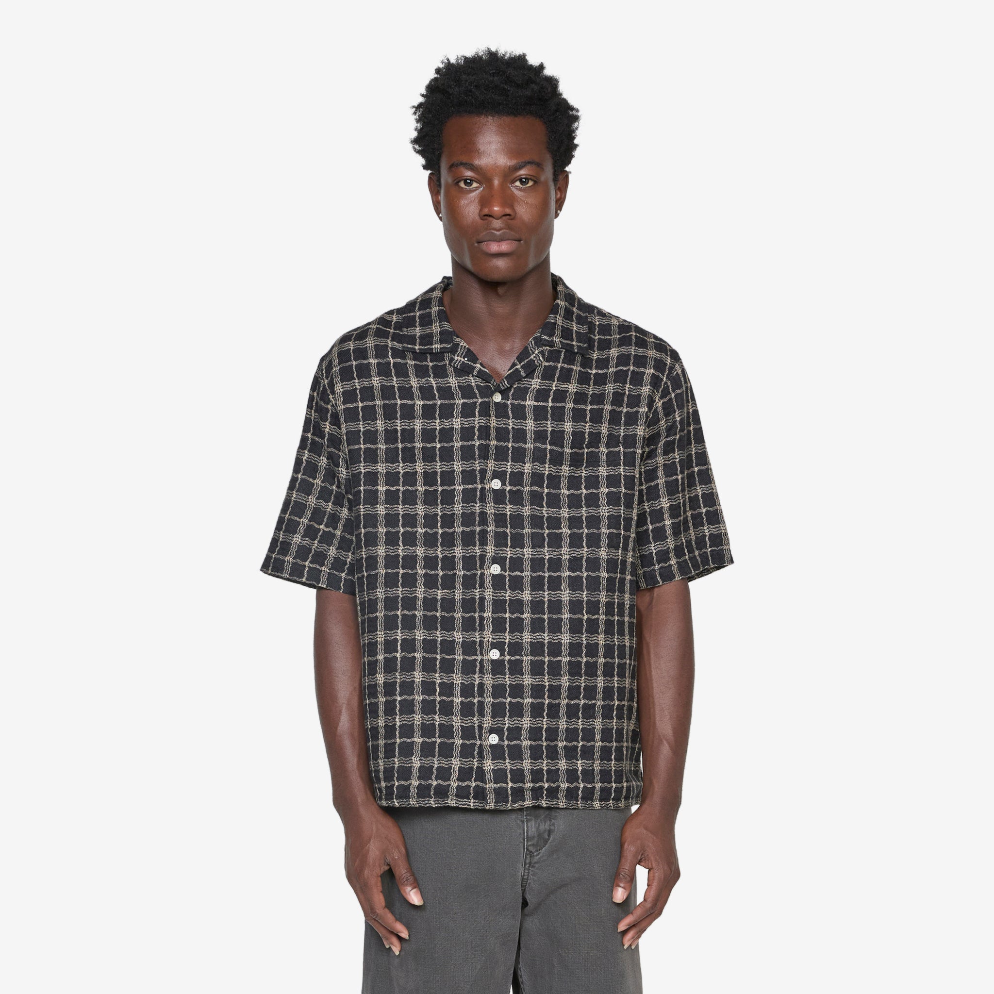 Wavy Linen Short Sleeve Shirt for Men - Breathable Black Casual Button Down Top for Summer Beach & Outdoor Activities