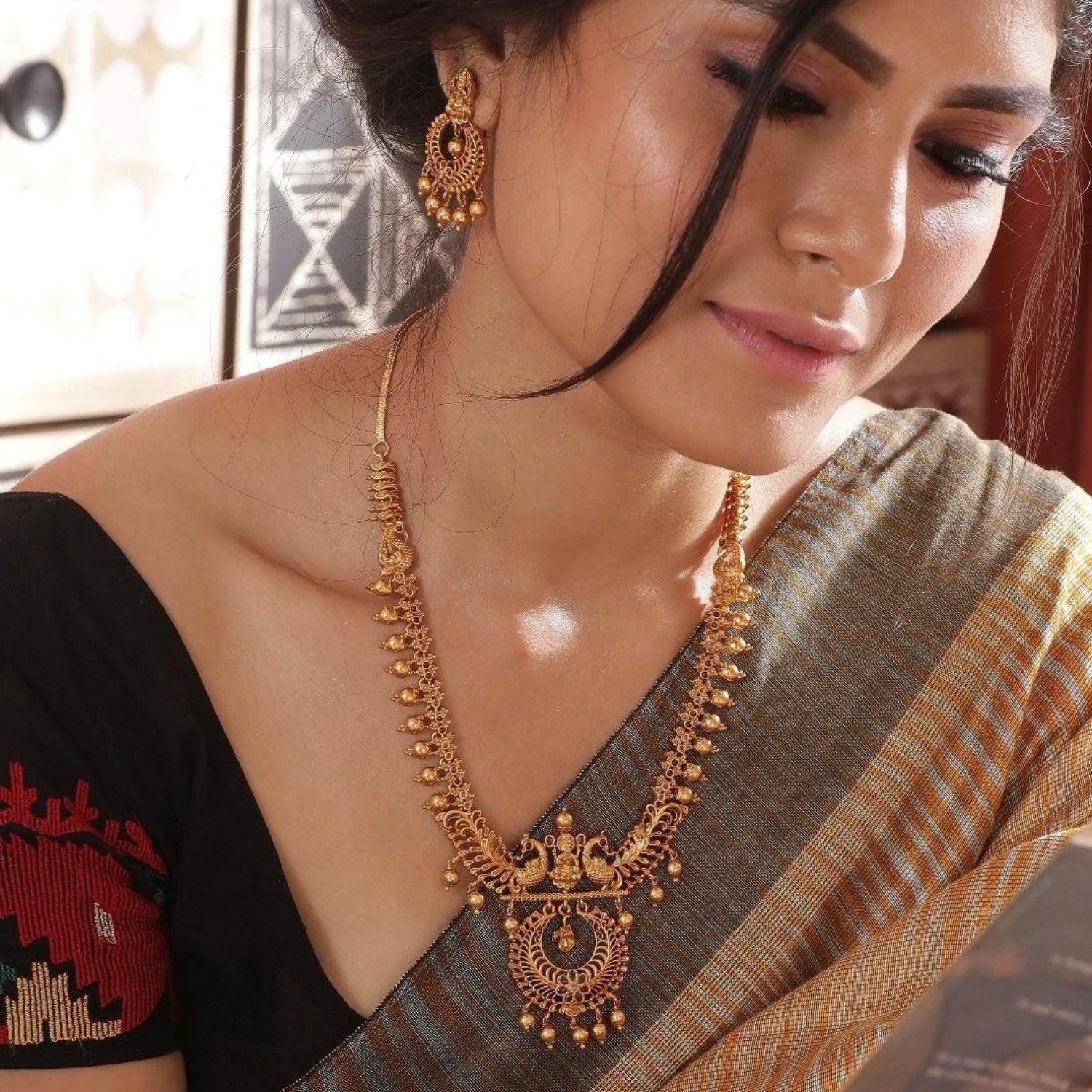 Antique Necklace Set for Women - Vintage Jewelry with Elegant Design - Perfect for Weddings, Parties, and Special Occasions